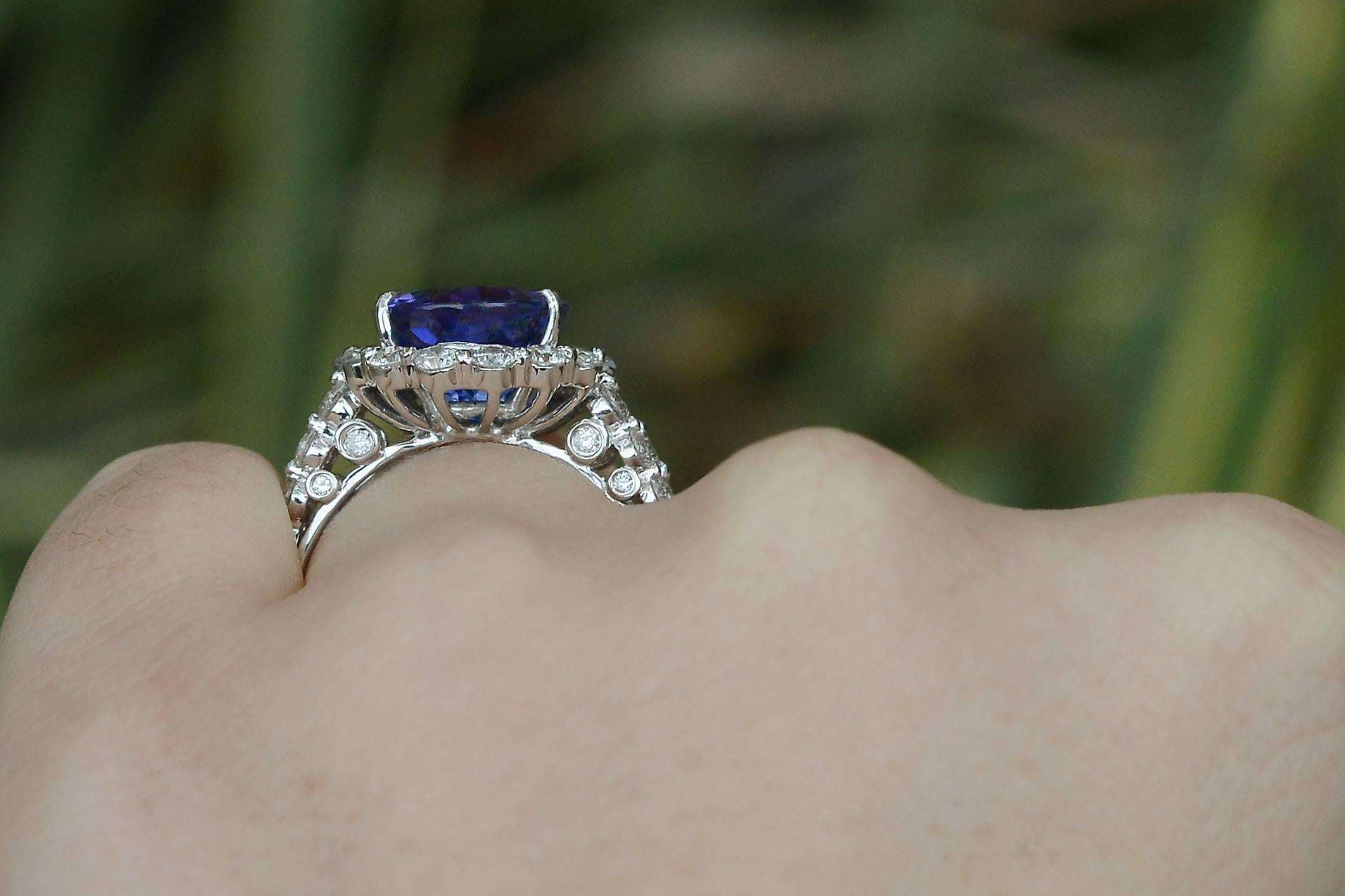 Contemporary Estate 6.15 Carat Round Tanzanite And Diamond Cocktail Ring For Sale