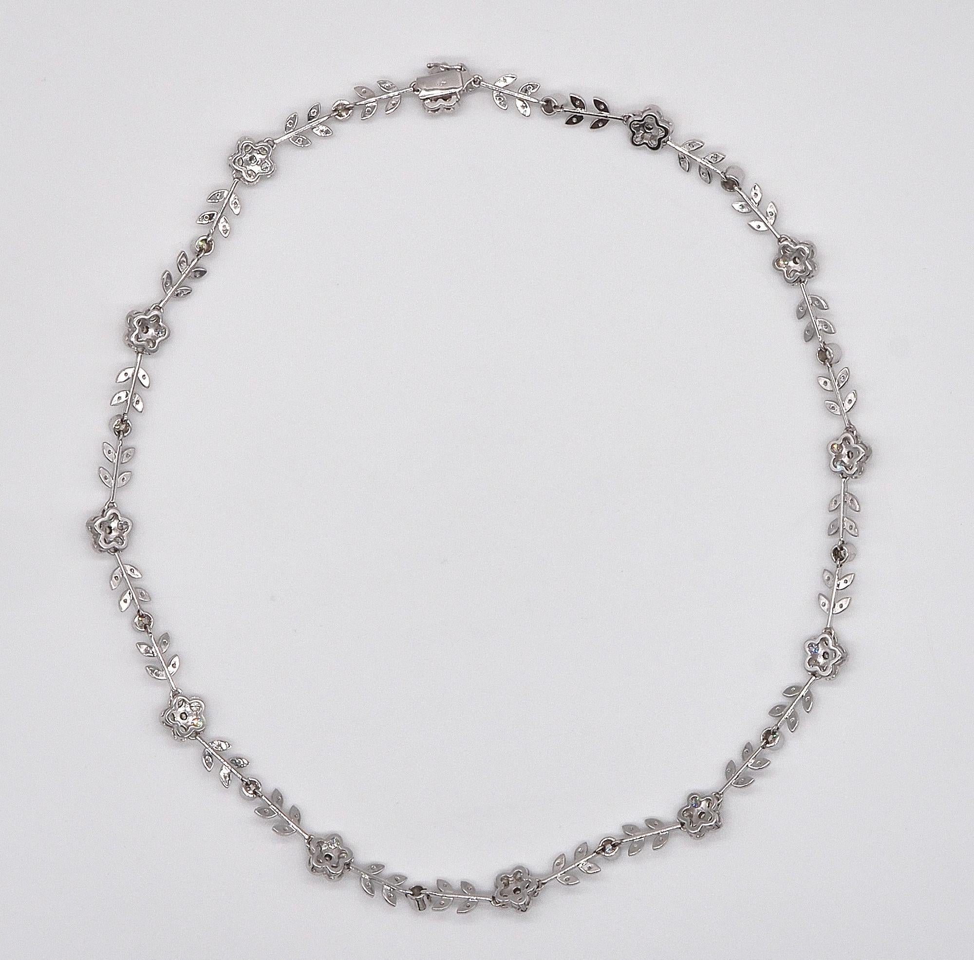 Estate 6.50 Ct G VVS Diamond Flower Leaf 18 Kt Necklace For Sale 6