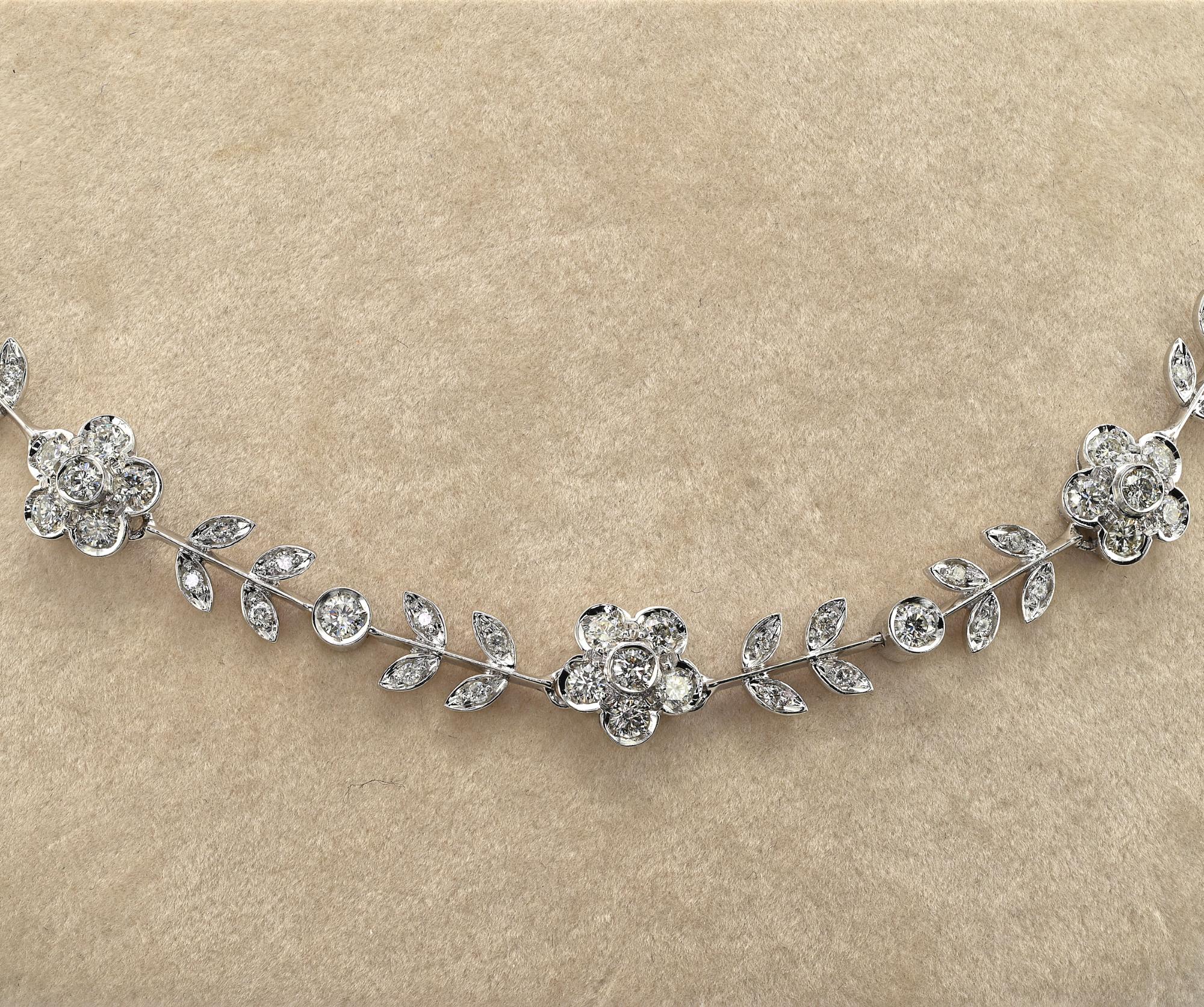 Estate 6.50 Ct G VVS Diamond Flower Leaf 18 Kt Necklace For Sale 3