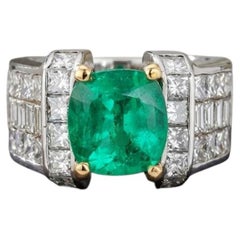 Estate 7 Carat Colombian Emerald Diamond Ring in 18 Karat White and Yellow Ring