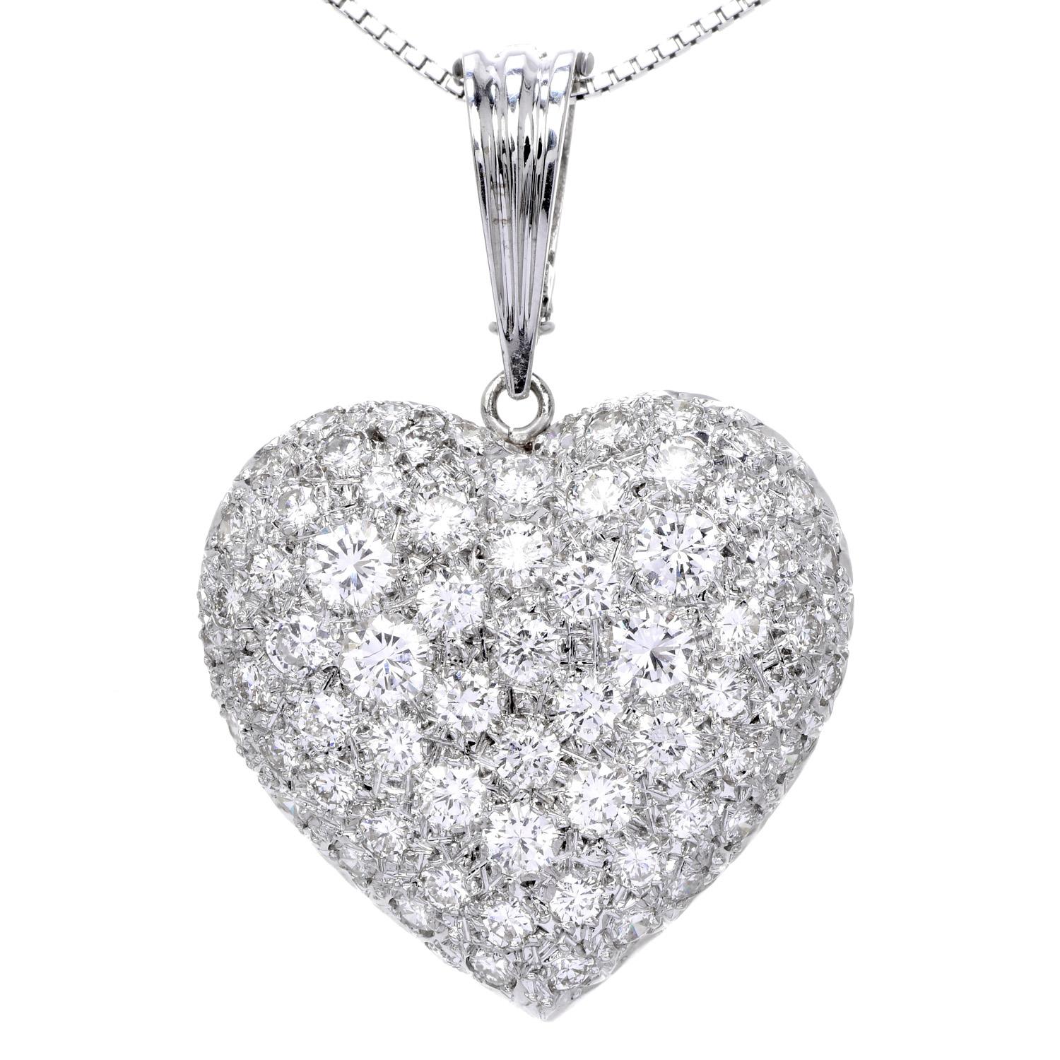 Pendentif grappe en forme de cœur en or 18 carats avec diamants de 7,50 carats (succession) Excellent état - En vente à Miami, FL