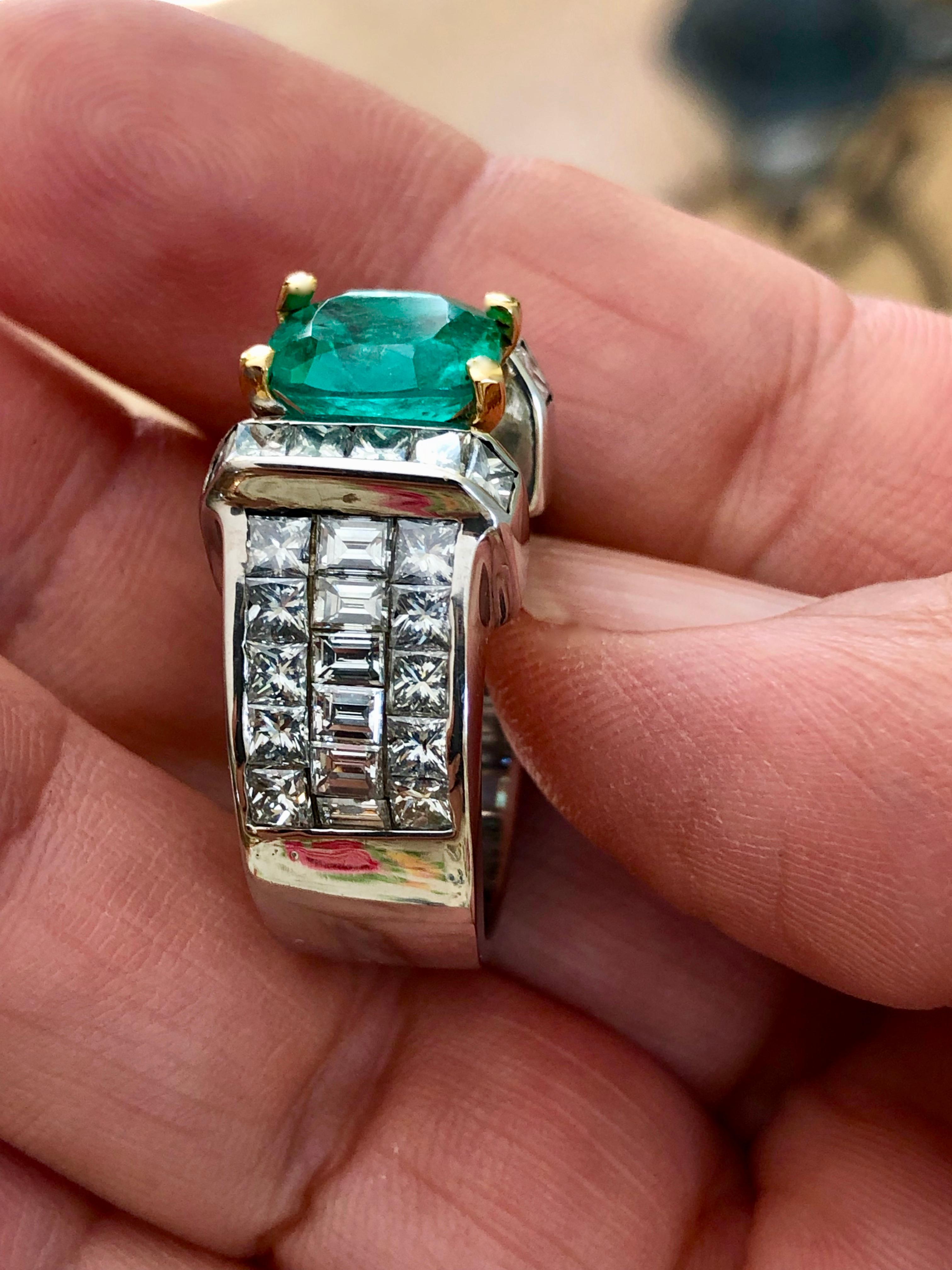 Cushion Cut 7.56 Carat Fine Natural Colombian Emerald Diamond Ring 18K Unisex For Sale