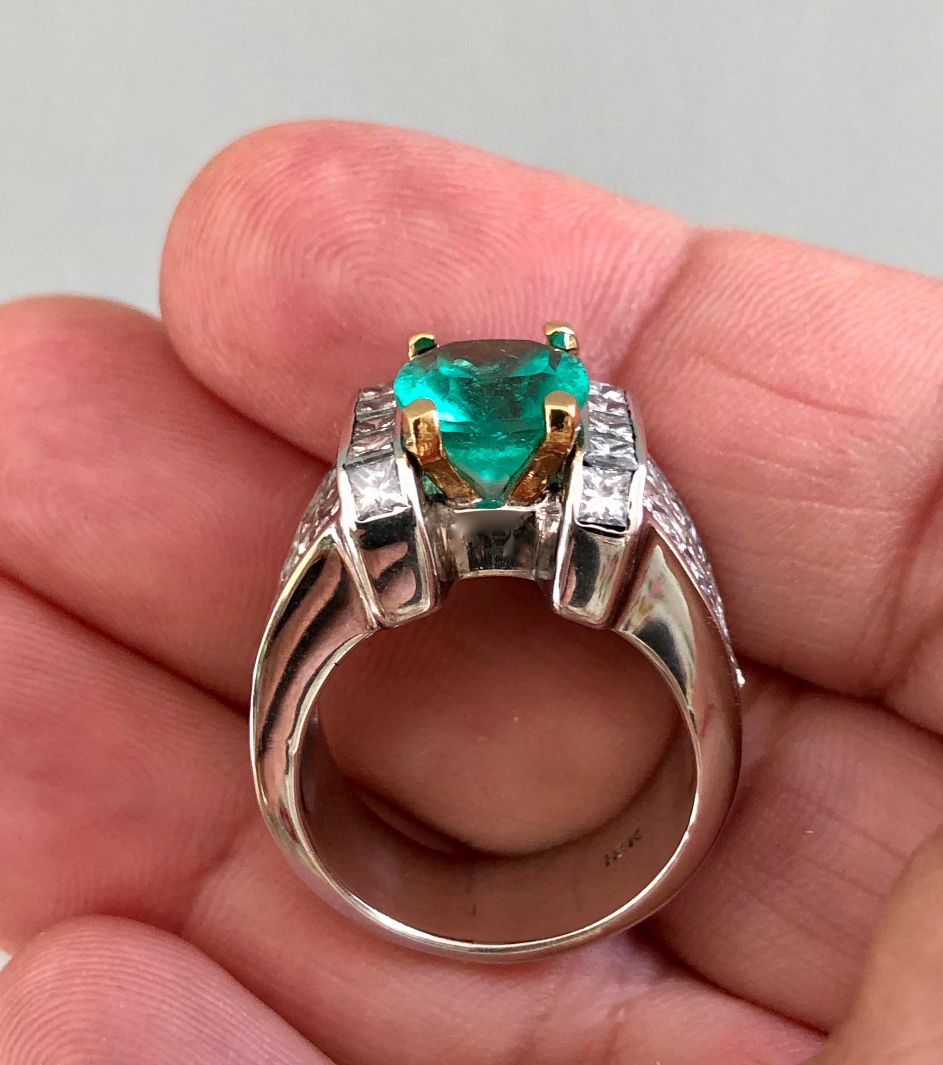7.56 Carat Fine Natural Colombian Emerald Diamond Ring 18K Unisex For Sale 3