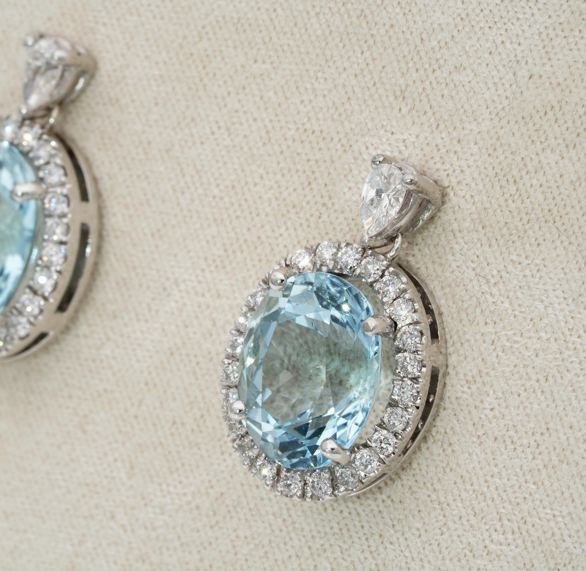 Boucles d'oreilles pendantes avec aigue-marine naturelle de 8,00 ct et diamant de 1,20 ct. Bon état - En vente à Napoli, IT