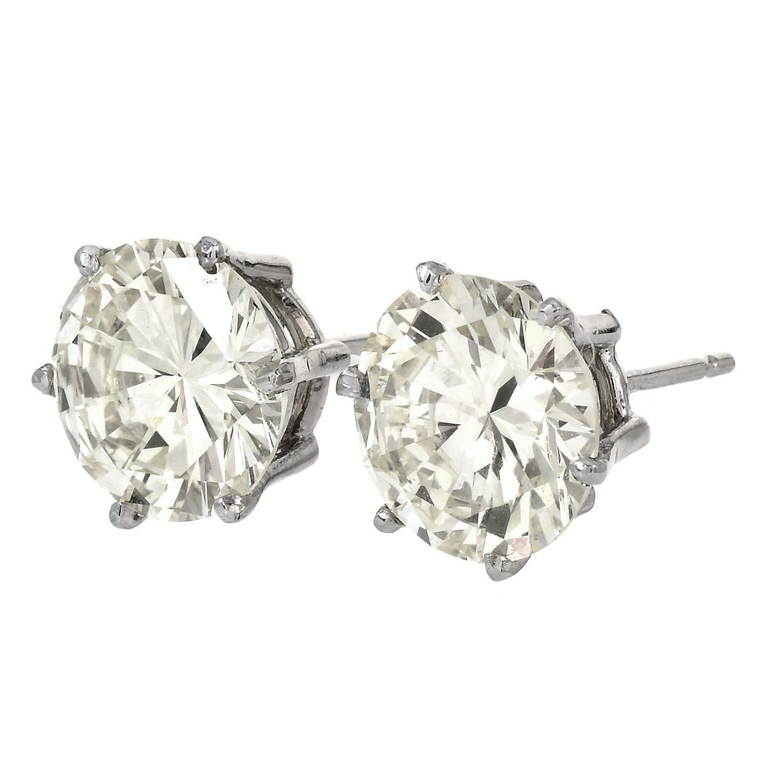 Modern Estate 8.63 Ct Round Cut Diamond Platinum Remarkable Stud Earrings For Sale