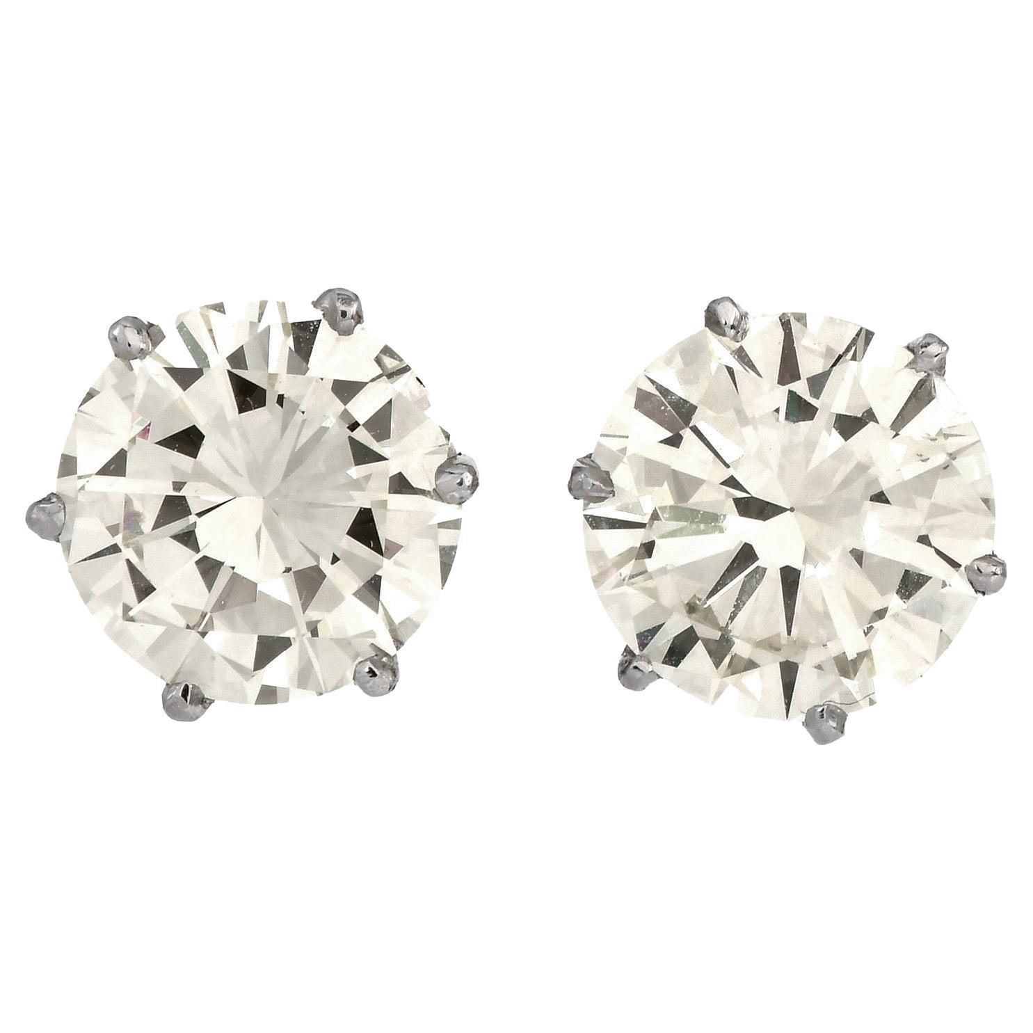 Clous d'oreilles de succession remarquables en platine avec diamants taille ronde de 8,63 carats