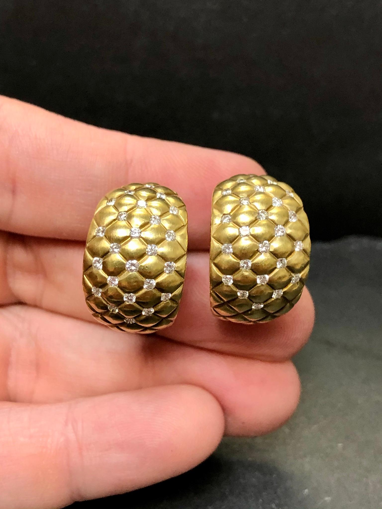 Estate Aletto & Co 18k Quilted Texture Diamond Huggie Earrings Omega Backs In Good Condition For Sale In Winter Springs, FL