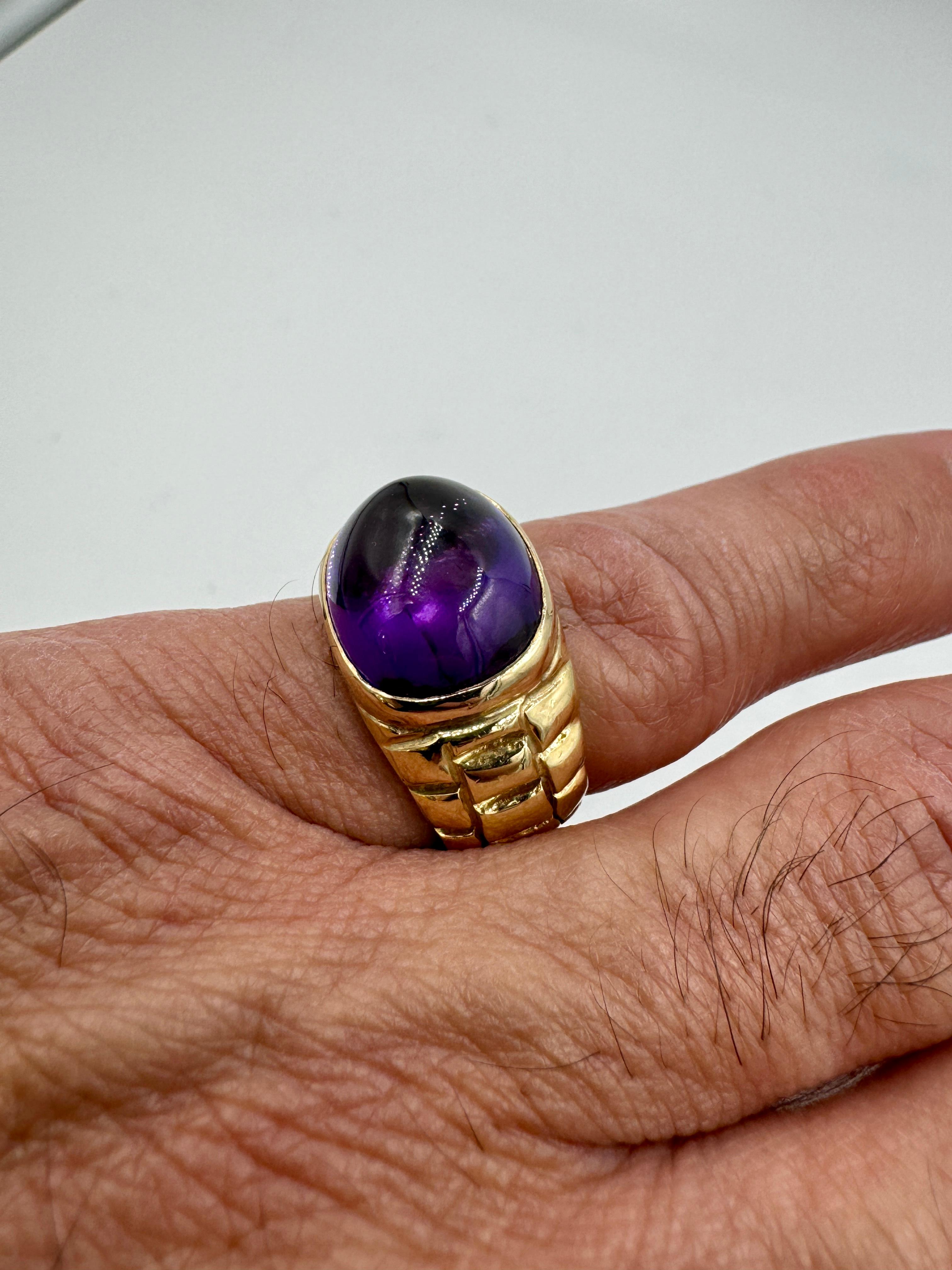 Women's or Men's Estate Amethyst Yellow Gold Ring  For Sale