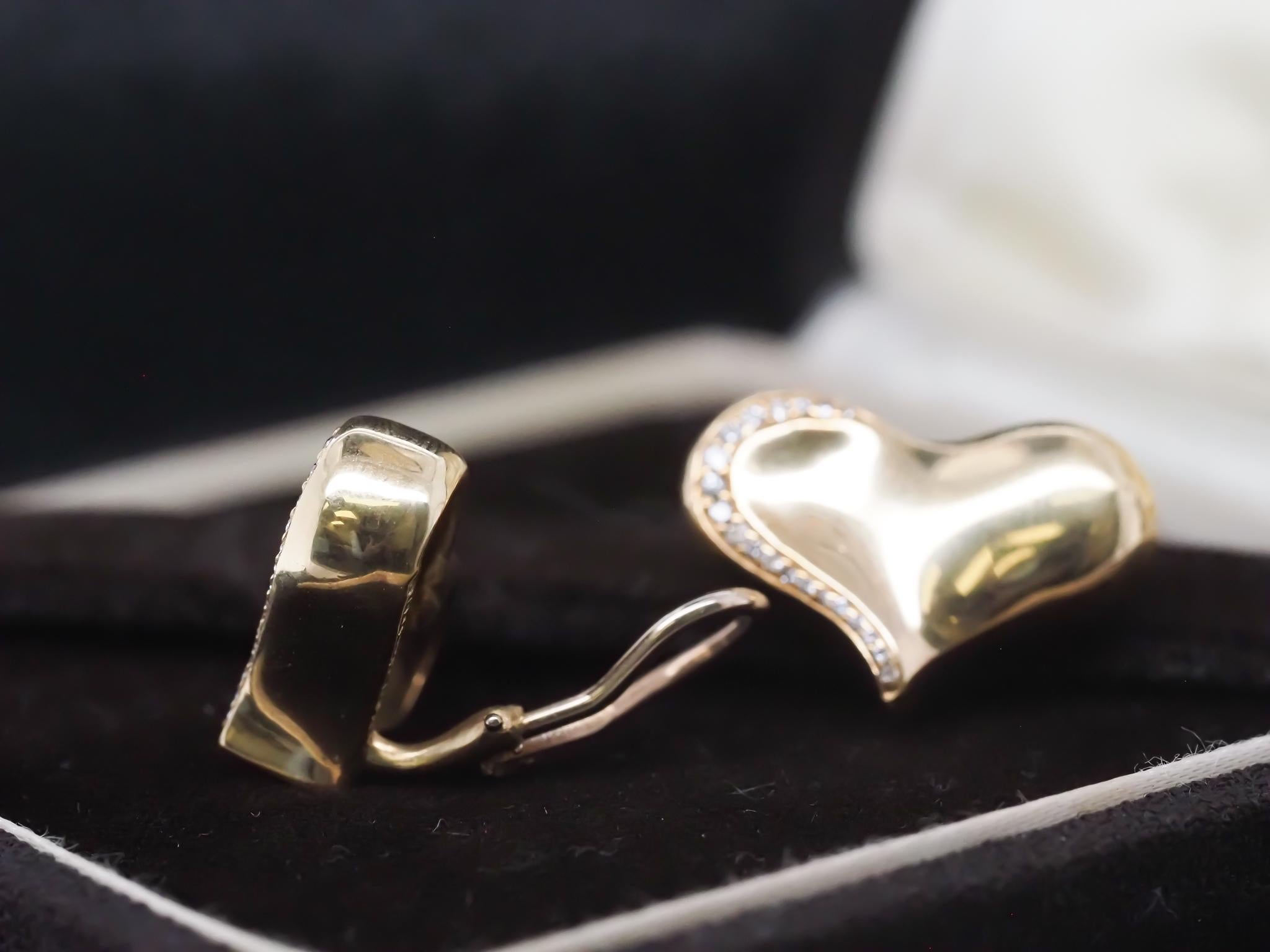 Estate Angela Cummings 18K Gold and Diamond Heart Earrings - VHK#983 For Sale 5
