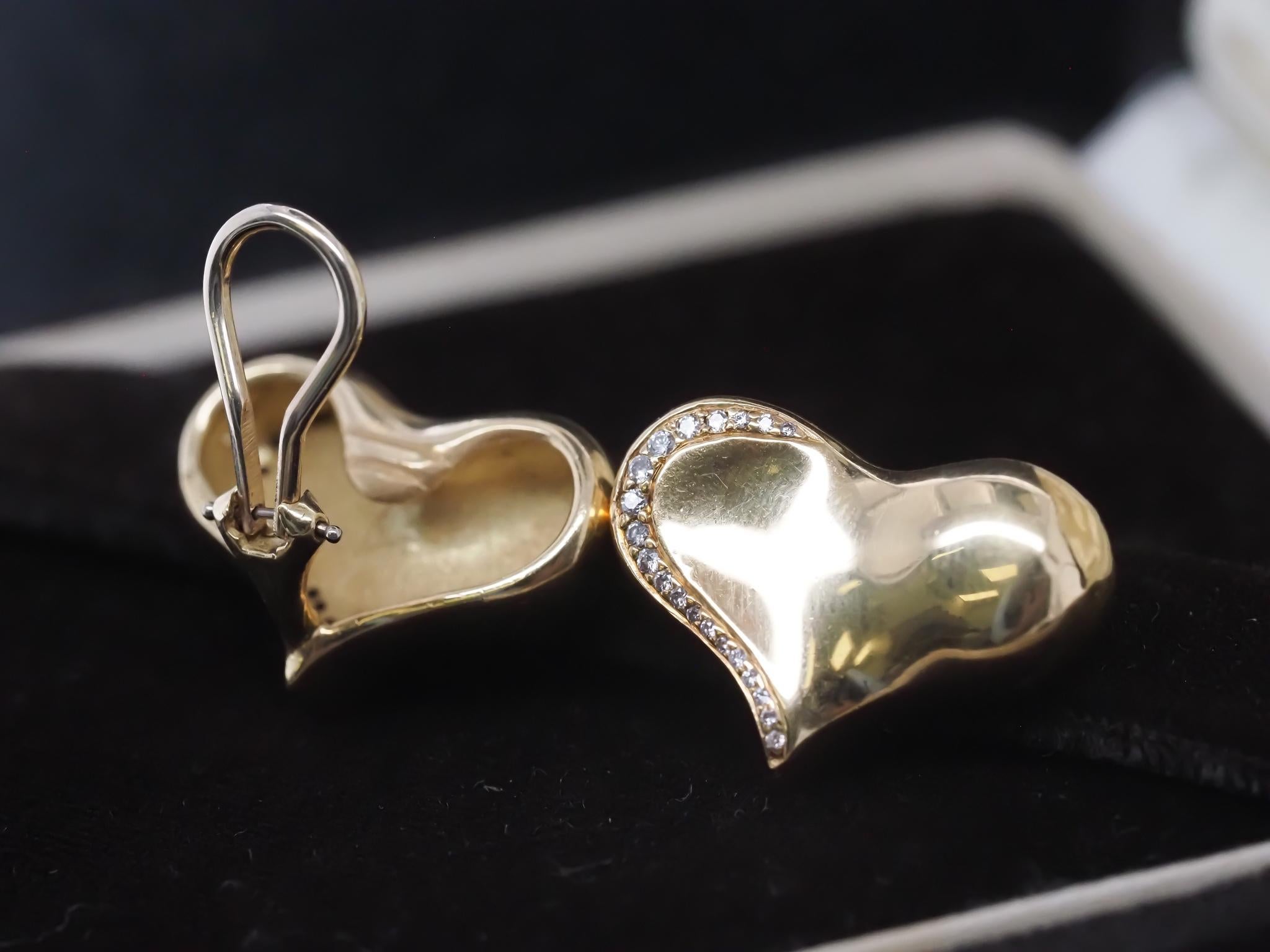 Estate Angela Cummings 18K Gold and Diamond Heart Earrings - VHK#983 For Sale 1