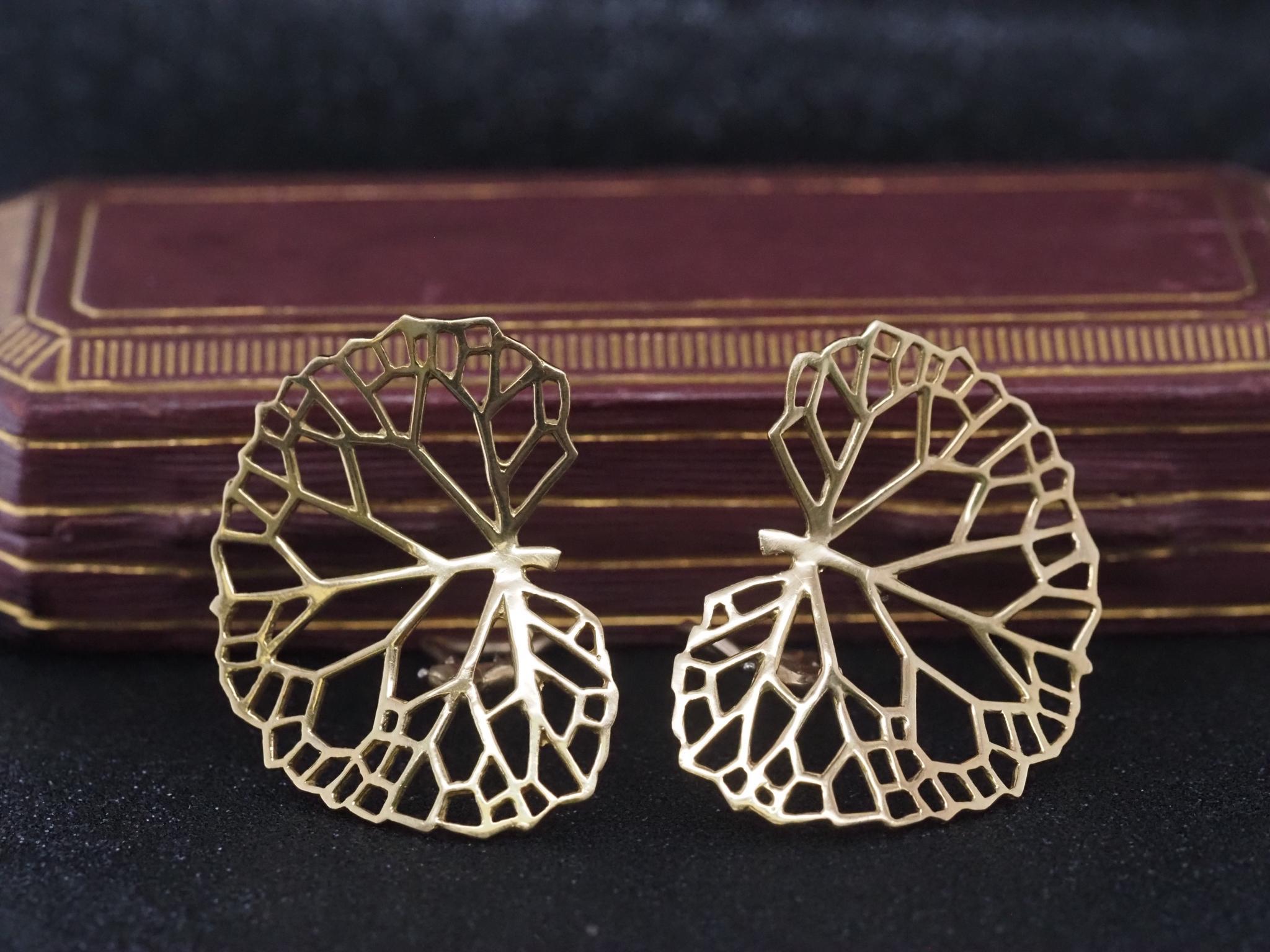 Estate Angela Cummings 18K Yellow Gold Lilly Pad Leaf Clip Earrings 1985 - VHK For Sale 7