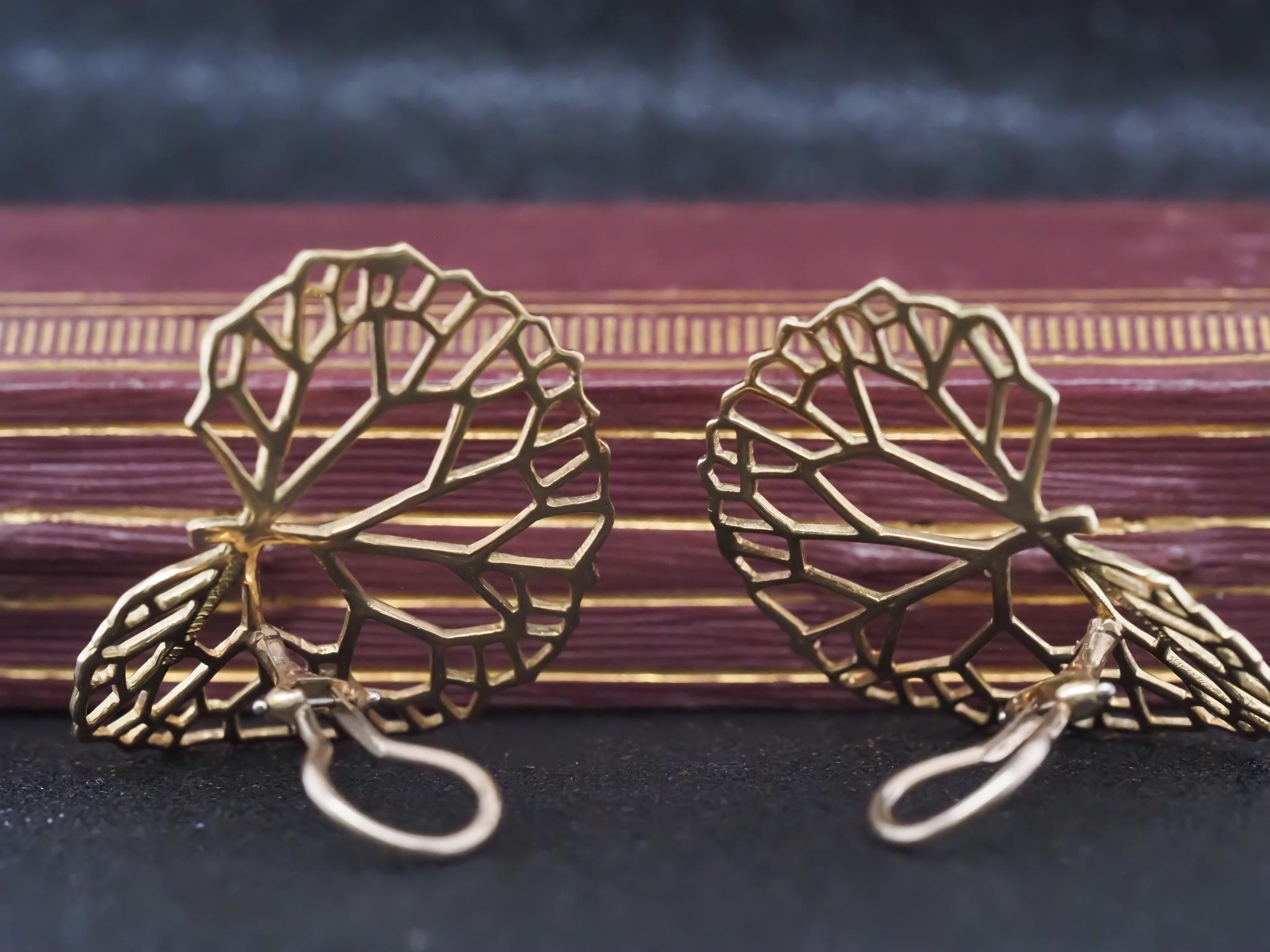 Estate Angela Cummings 18K Yellow Gold Lilly Pad Leaf Clip Earrings 1985 - VHK For Sale 1