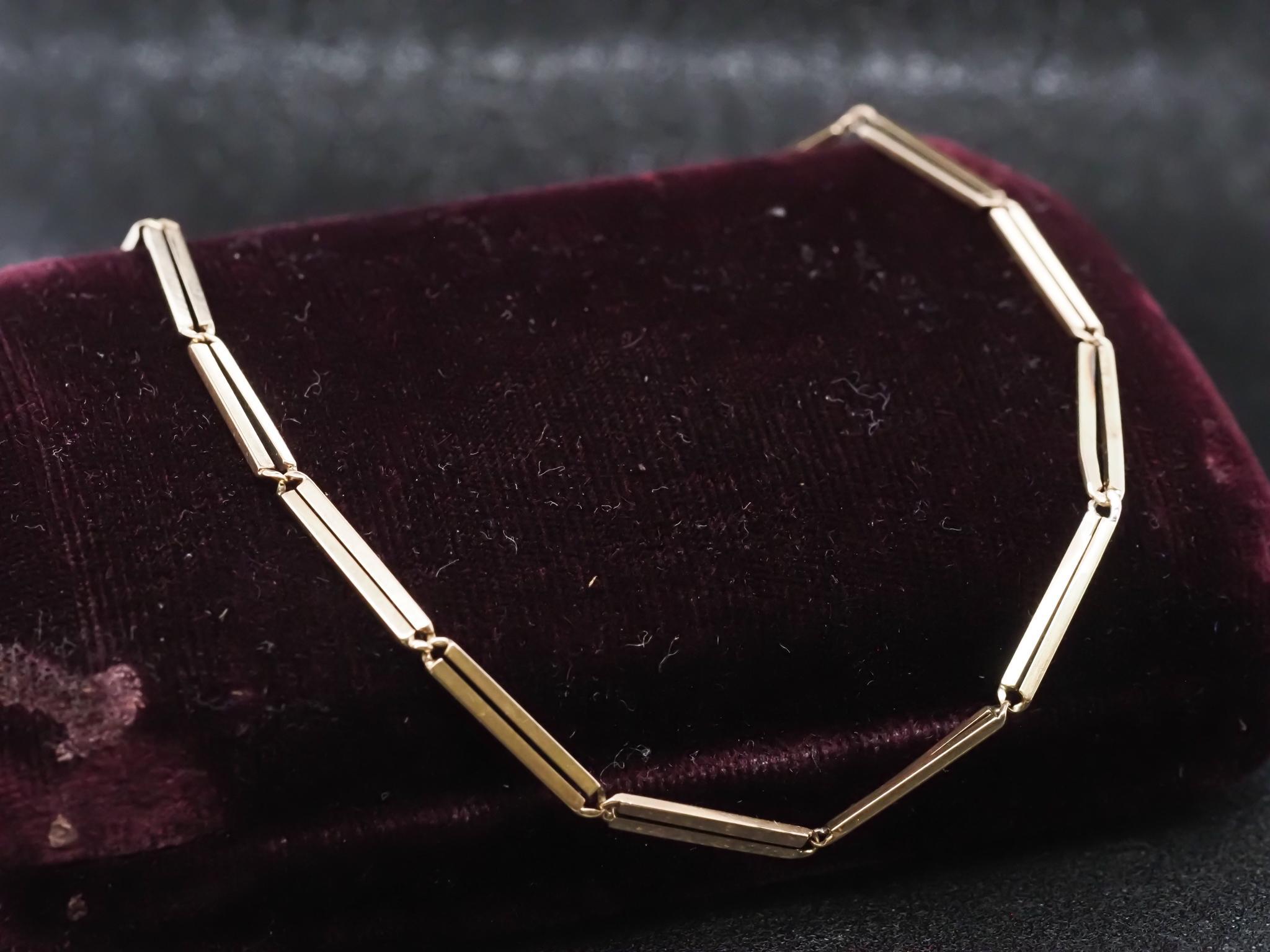 Cadena de eslabones única de oro amarillo de 14 quilates - VHK#744a

Detalles del artículo:
Año: 1900
Tipo de Metal: 14K Oro Amarillo [Hallmarked, and Tested]
Peso: 13,5 gramos

Medida: 15,25 Pulgadas
Estado: Excelente