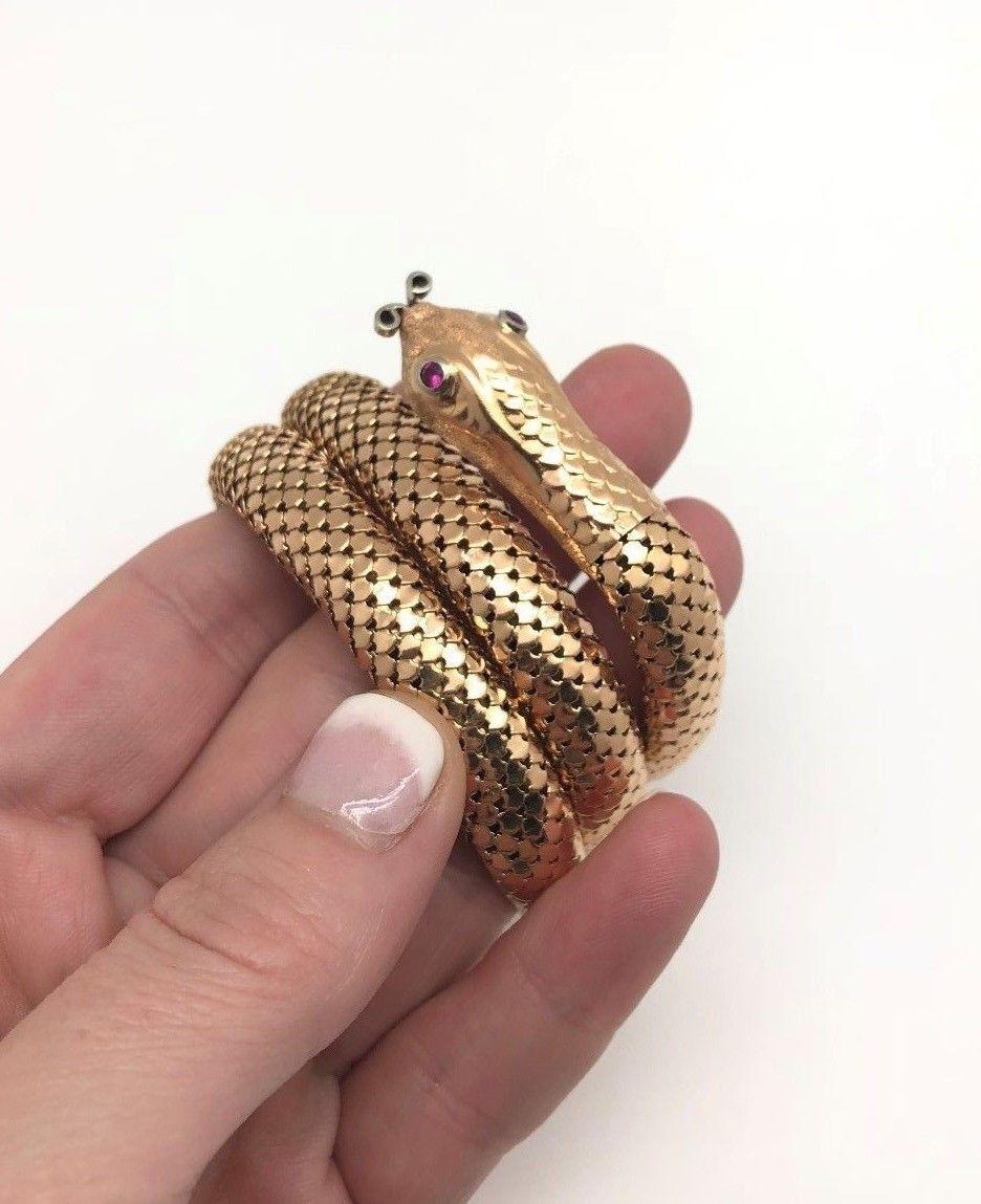 Estate 18 Karat Yellow Gold Ruby Snake Serpent Flexible Bracelet 49.5 Grams In Good Condition For Sale In Houston, TX