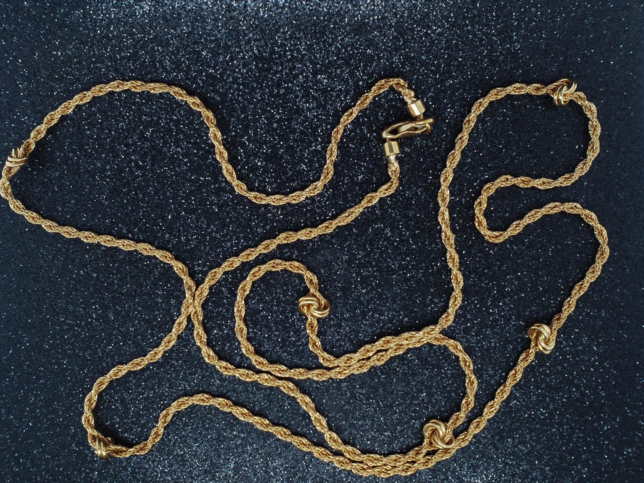 Estate Antique 18K Yellow Gold Unique Knot Link Chain - VHK#381a

Item Details:
Year: 1950s
Metal Type: 18K Yellow Gold [Hallmarked, and Tested]
Weight: 16.4 grams

Measurement: 32 Inches
Condition: Excellent