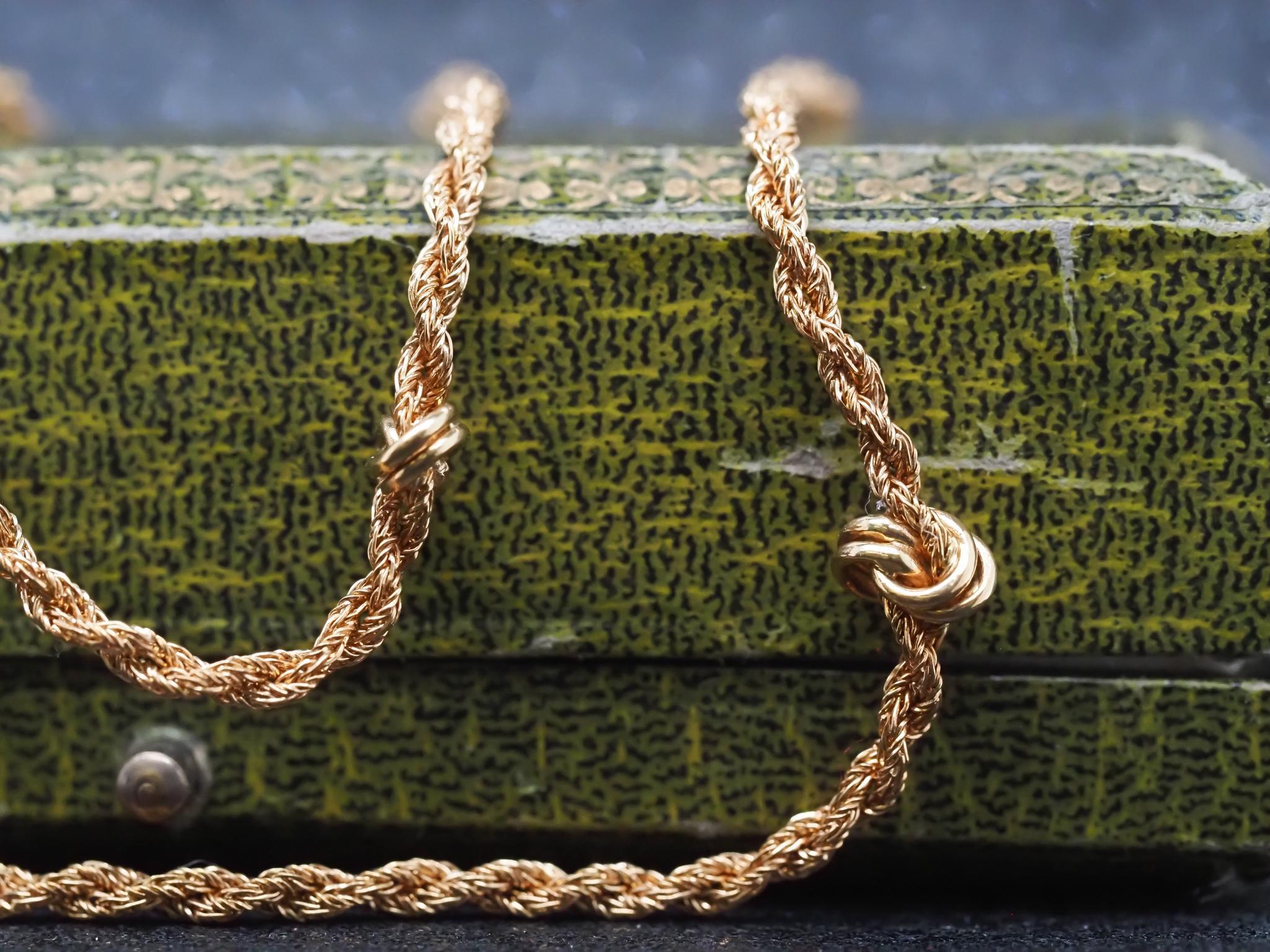 Estate Antique 18K Yellow Gold Unique Knot Link Chain - VHK#381a For Sale 2