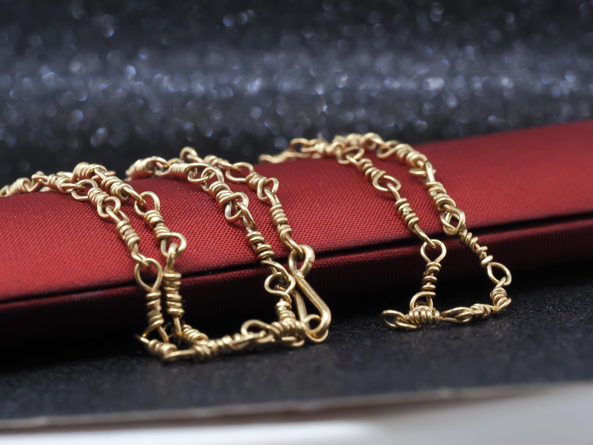 Chaîne à maillons unique en or jaune 18 carats, ancienne propriété - VHK#973 Pour femmes en vente
