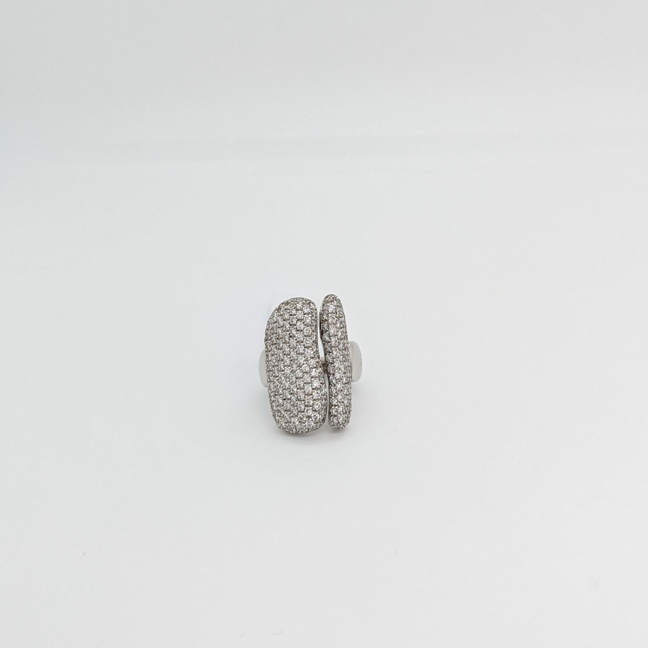 Estate Antonini White Diamond Pave Ring in 18K White Gold In New Condition For Sale In Los Angeles, CA