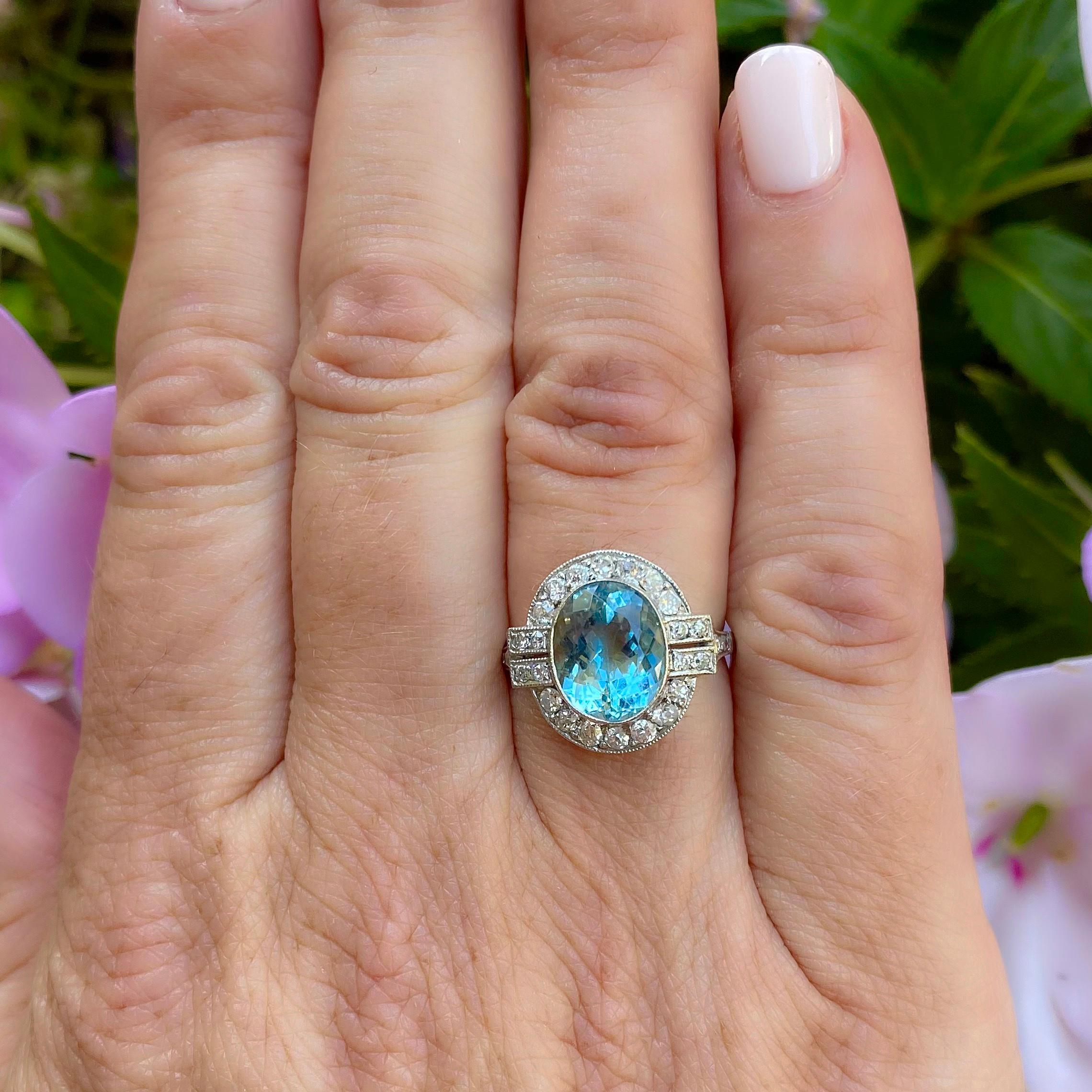 Estate Aquamarine & Diamond Ring In Excellent Condition For Sale In San Francisco, CA