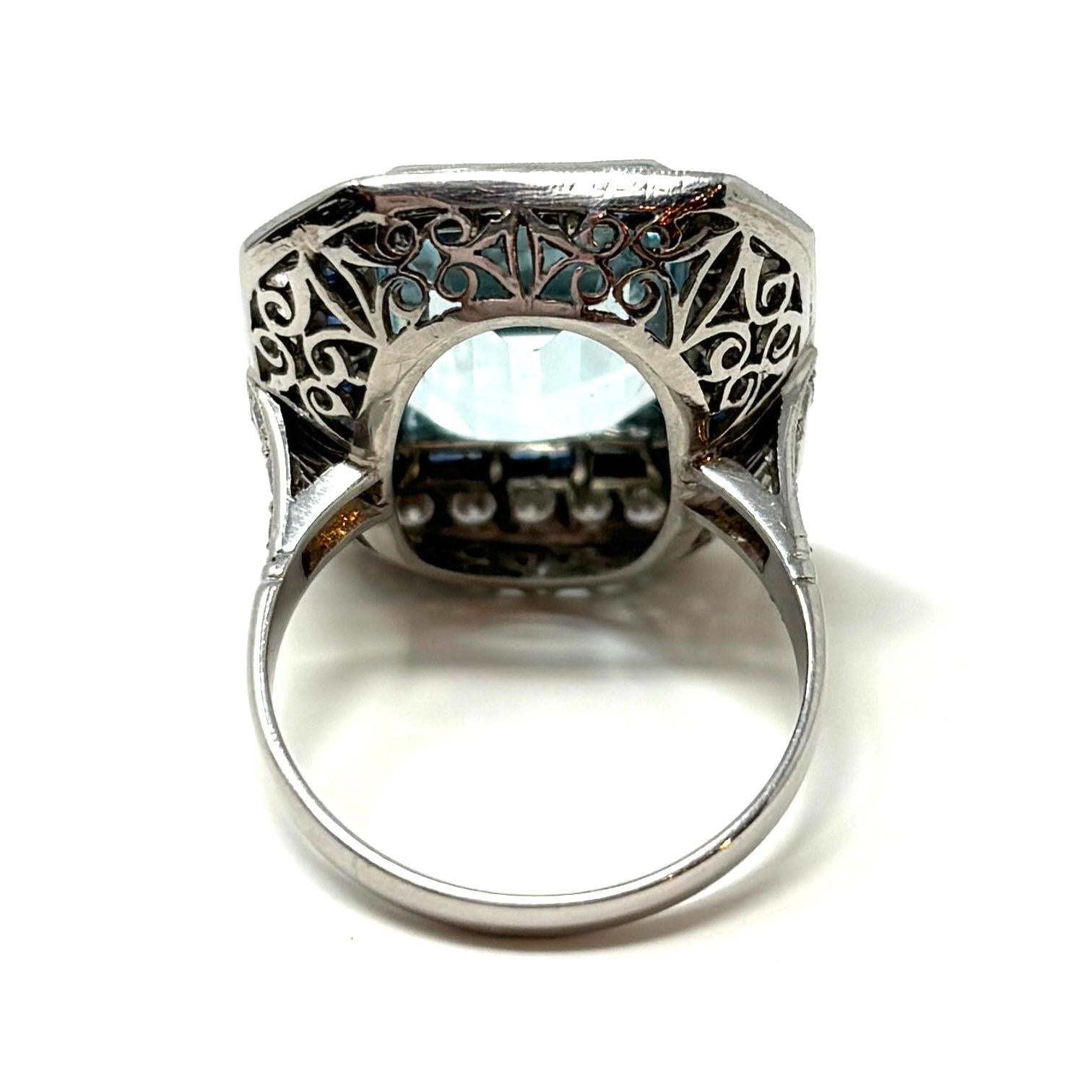 Estate Aquamarine, Sapphire and Diamond Ring set in Platinum, Circa 1950's In Good Condition For Sale In New Orleans, LA