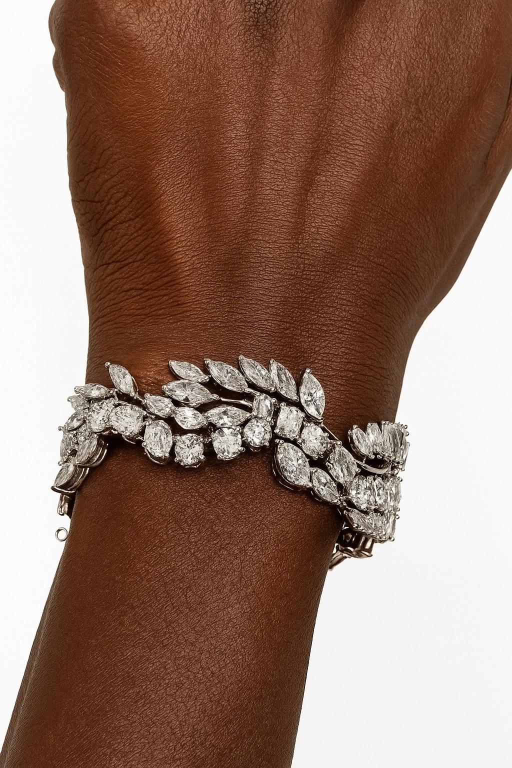 Art Déco Bracciale Art Deco di proprietà con diamanti in platino da 30 carati in vendita