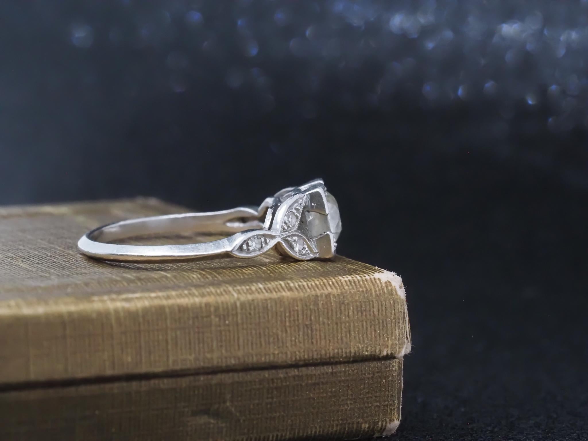 Bague de fiançailles en platine avec diamant européen de 0,65ct - VHK#1003 Pour femmes en vente
