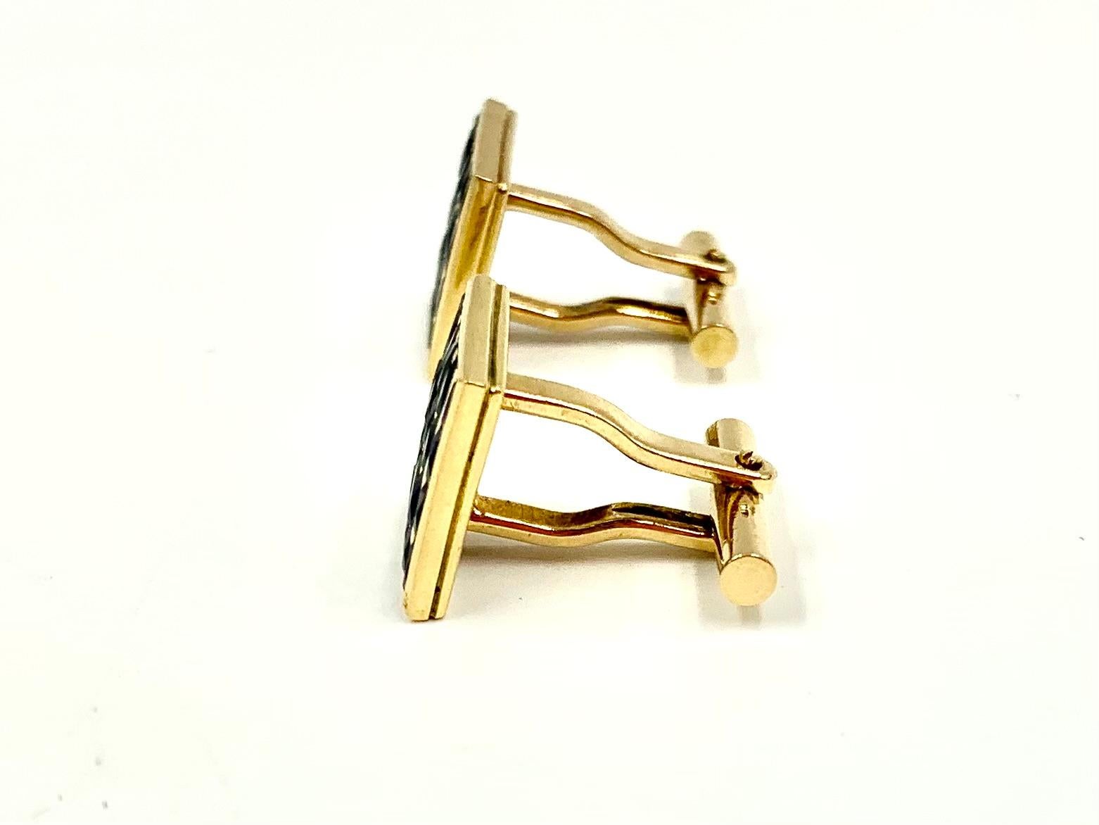 Boutons de manchette Art déco français en or jaune 18 carats sertis de 3 saphirs TCW en vente 3