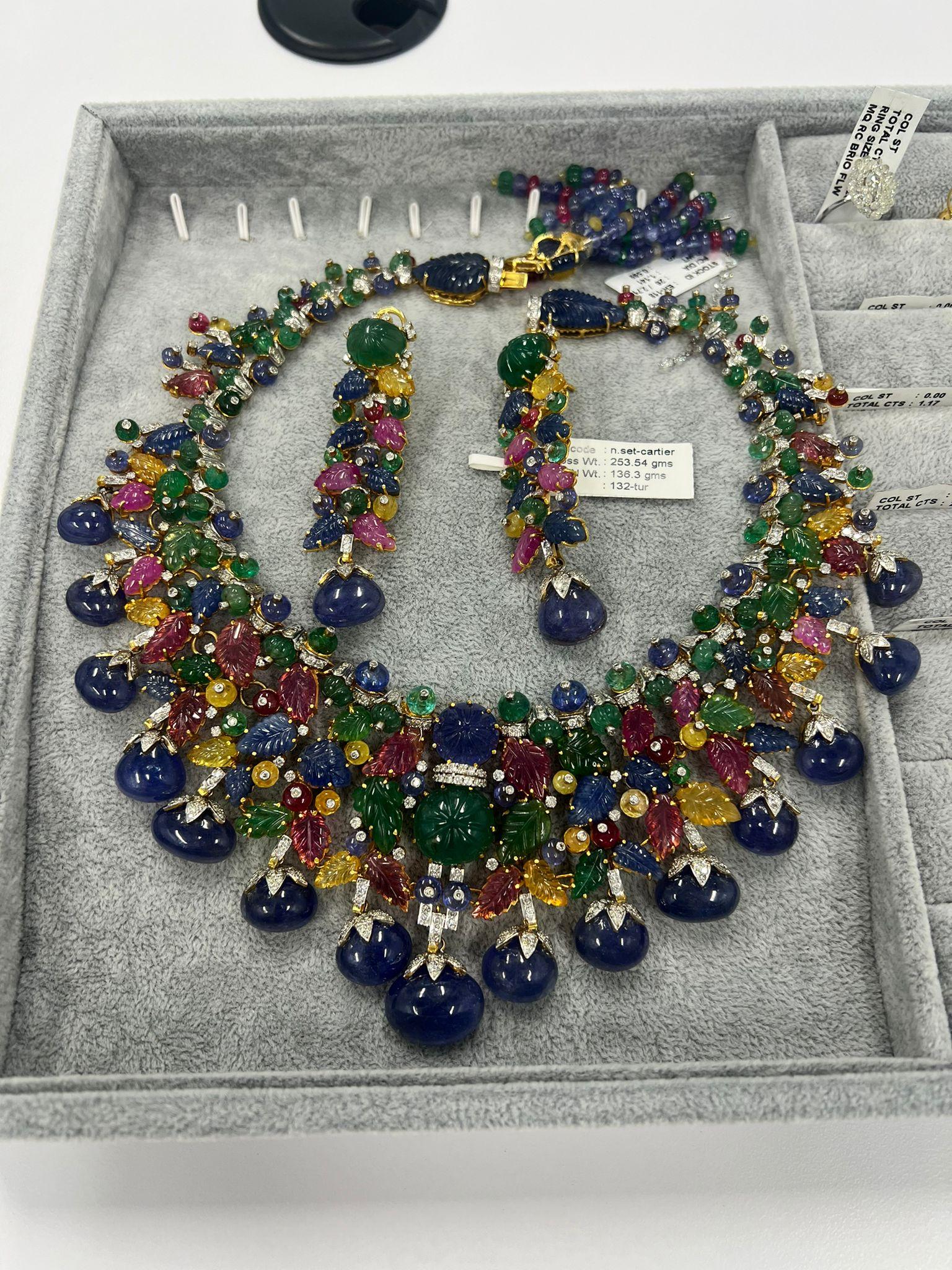 Conjunto de collar Estate Art Decó inspirado en el tutti frutti de piedras preciosas talladas y diamantes Cabujón en venta