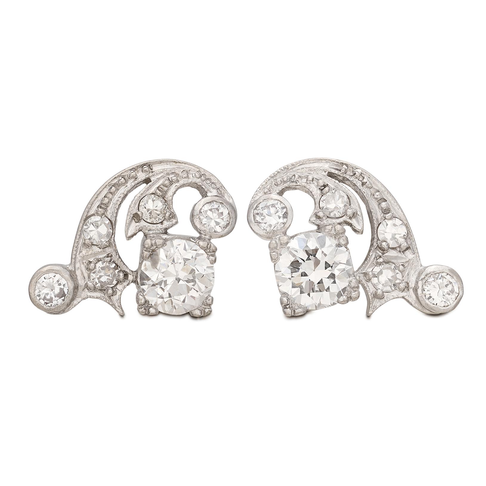Estate Art Deco Platinum Diamond Earrings In Excellent Condition For Sale In San Francisco, CA