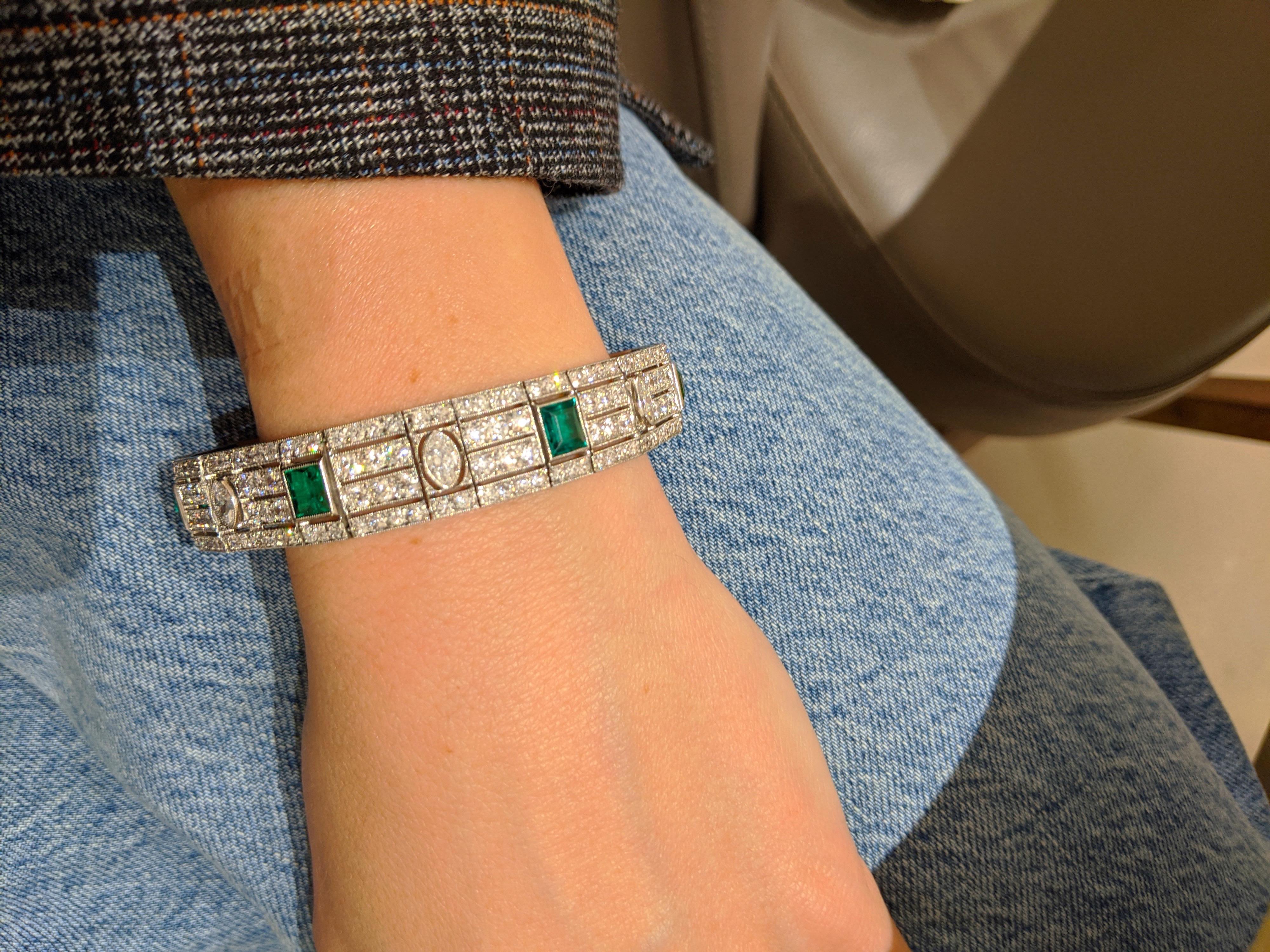Women's or Men's Estate Art Deco Platinum Emerald and Diamond Bracelet, circa 1936 For Sale