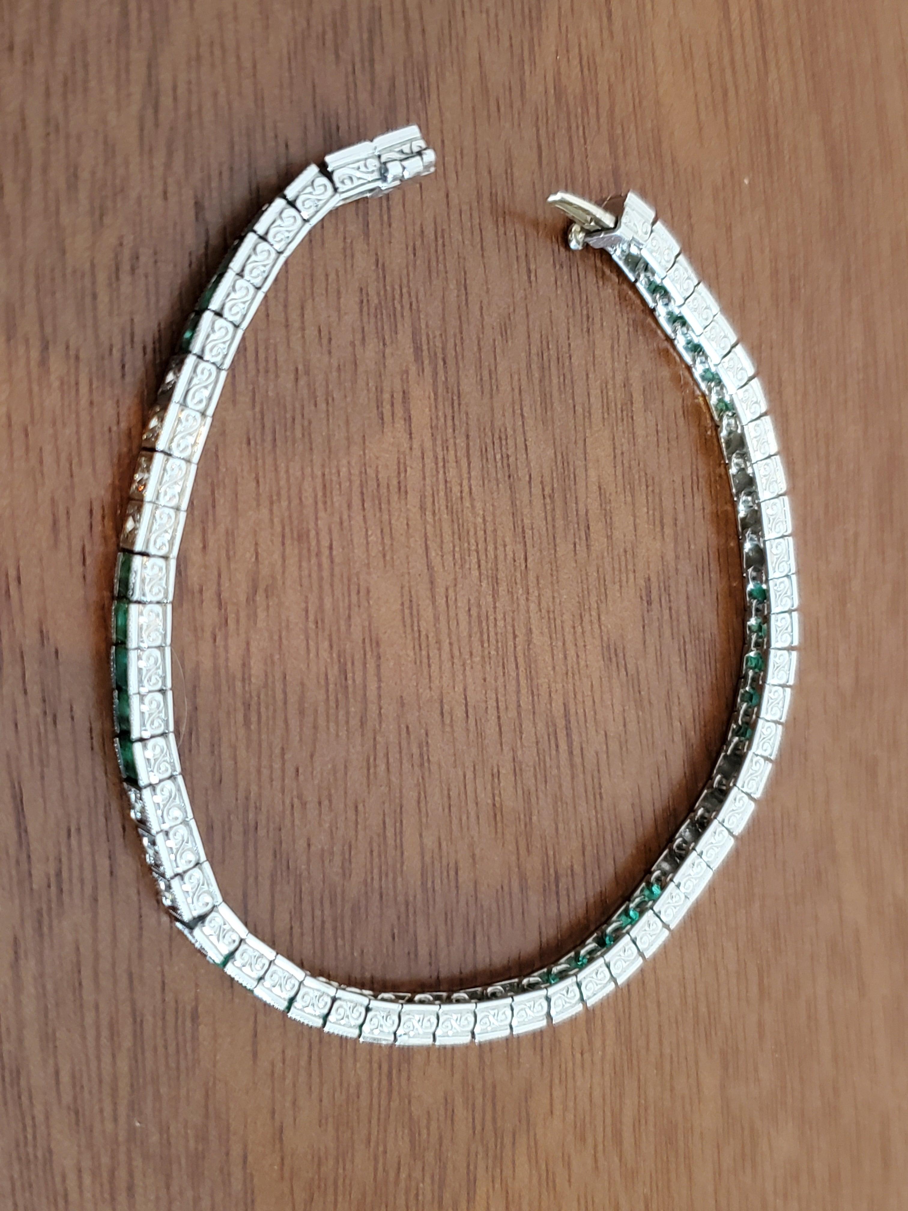 Estate Art Deco Style Emerald and Diamond Platinum Bracelet .96tcw  Excellent état - En vente à Overland Park, KS