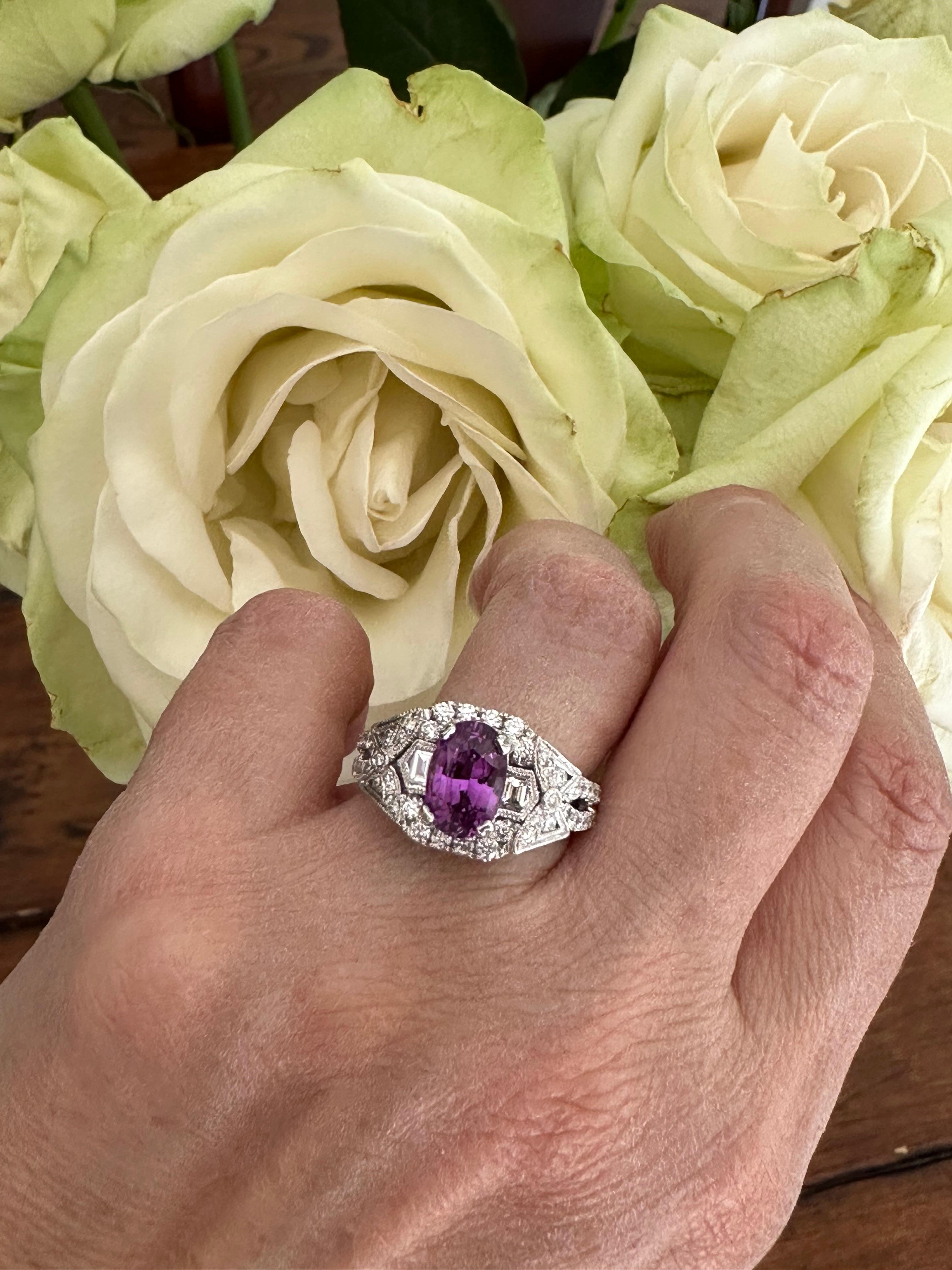 Estate Art Deco-Style Natural Pinkish Purple Sapphire and Diamond Cocktail Ring  For Sale 5