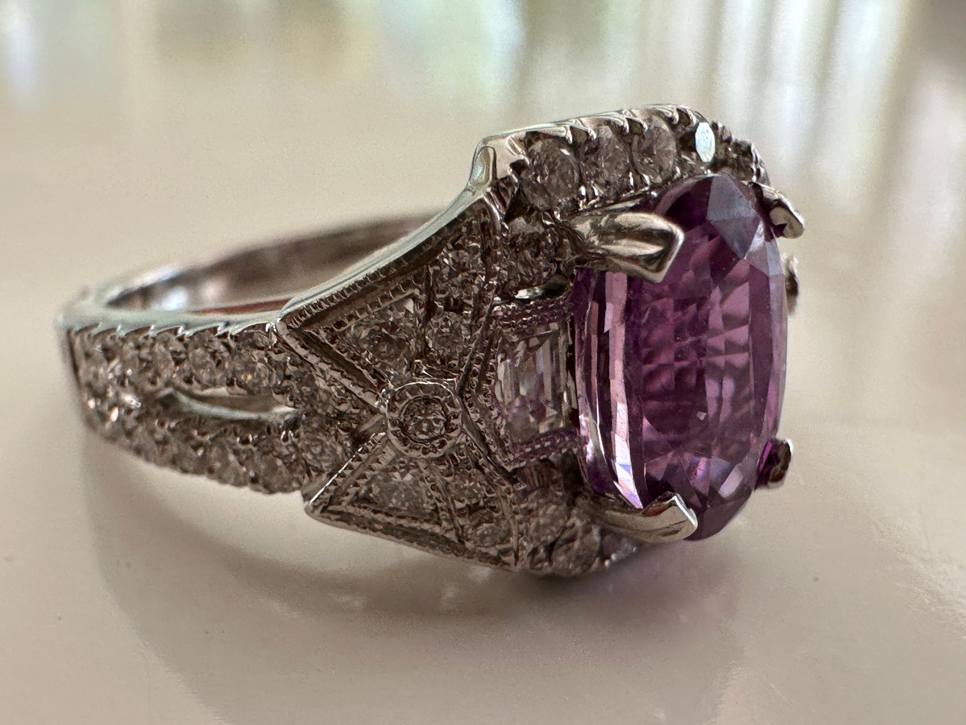 Estate Art Deco-Style Natural Pinkish Purple Sapphire and Diamond Cocktail Ring  In Excellent Condition For Sale In Denver, CO