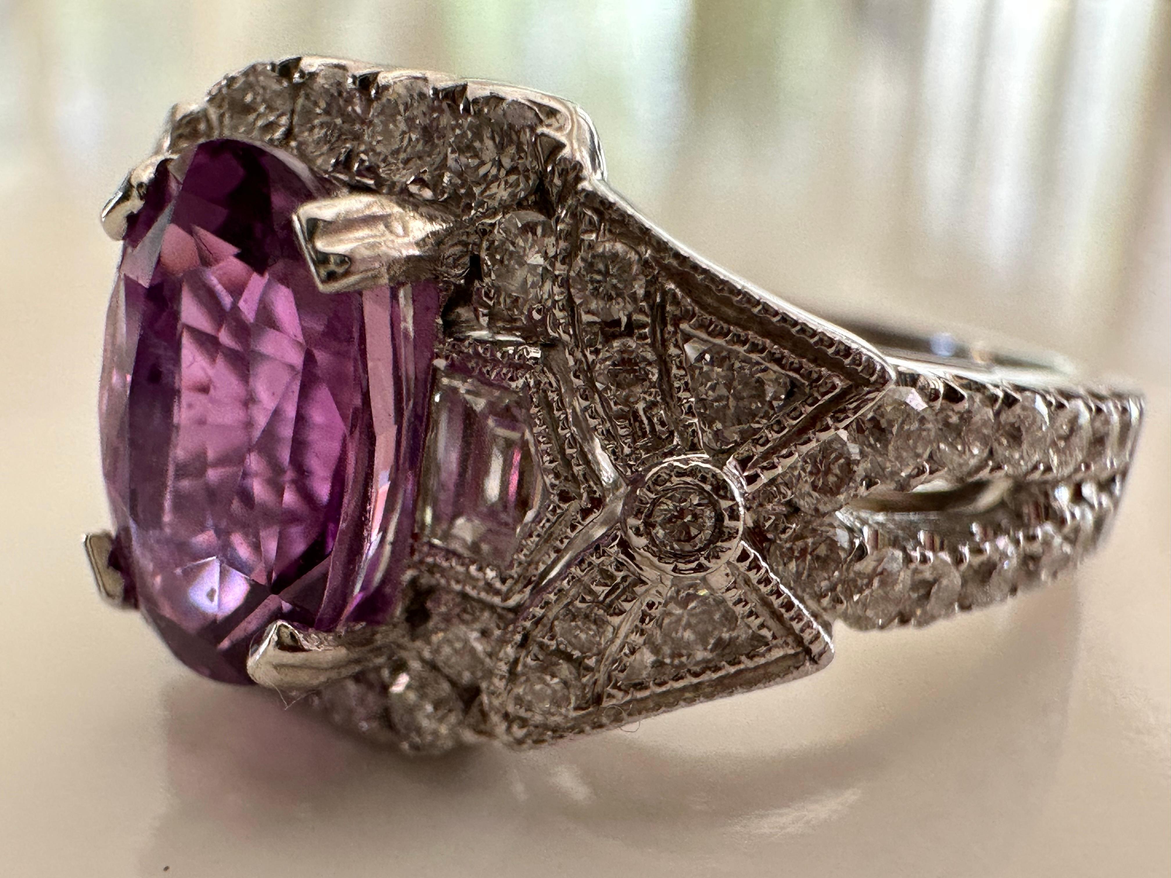 Estate Art Deco-Style Natural Pinkish Purple Sapphire and Diamond Cocktail Ring  For Sale 3