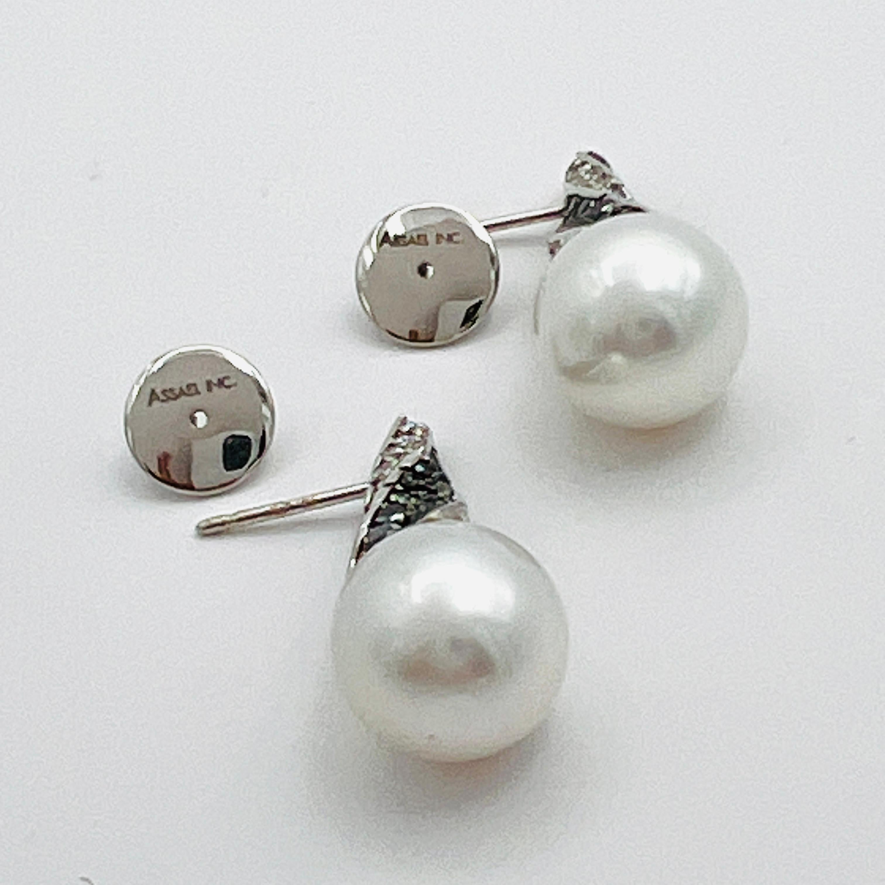 Assael, boucles d'oreilles en or 18 carats, perles blanches des mers du Sud et diamants noirs Unisexe en vente