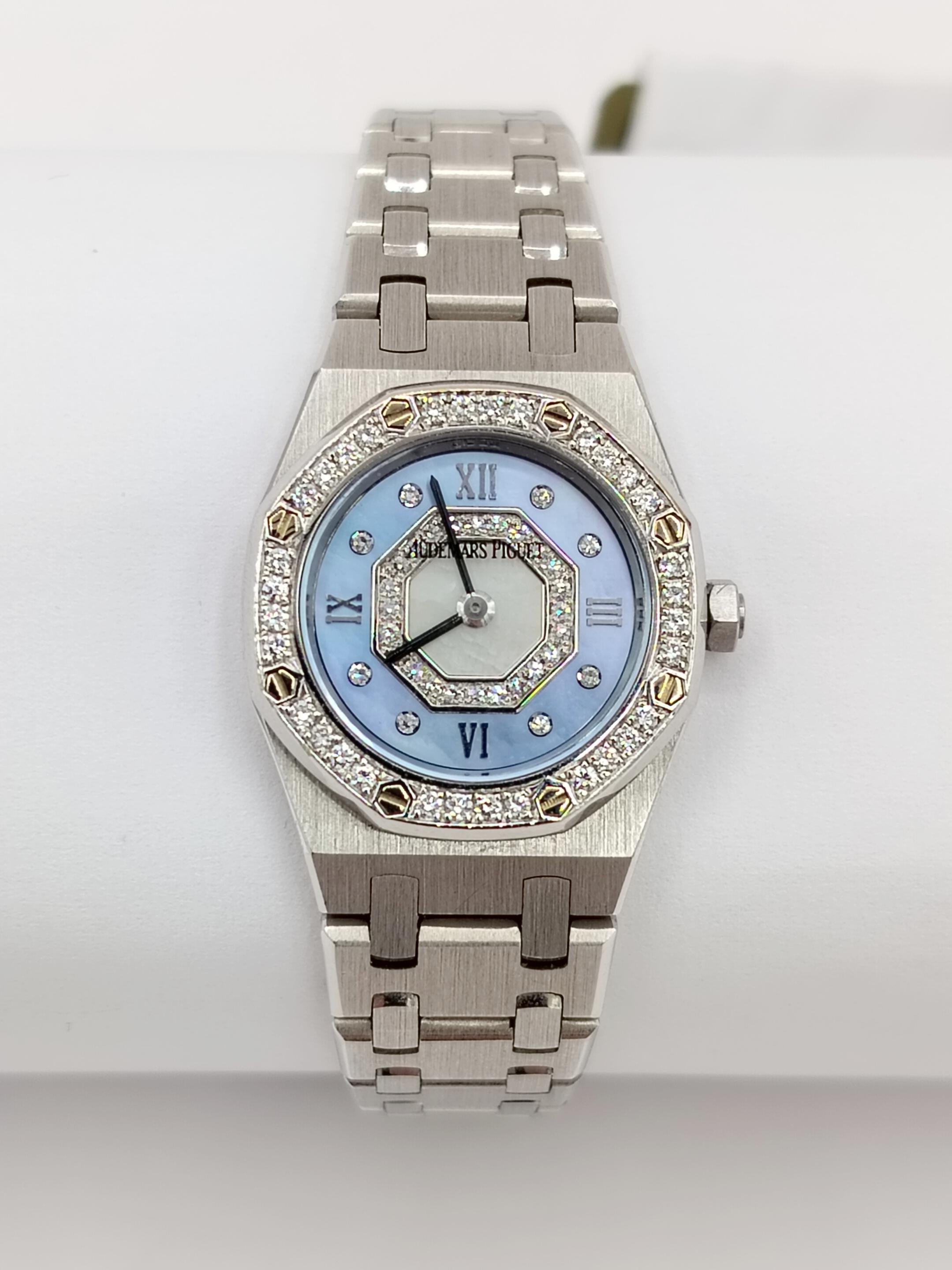 Estate Audemars Piguet Royal Oak Diamond and Mother of Pearl 24 mm 18k Watch For Sale 2