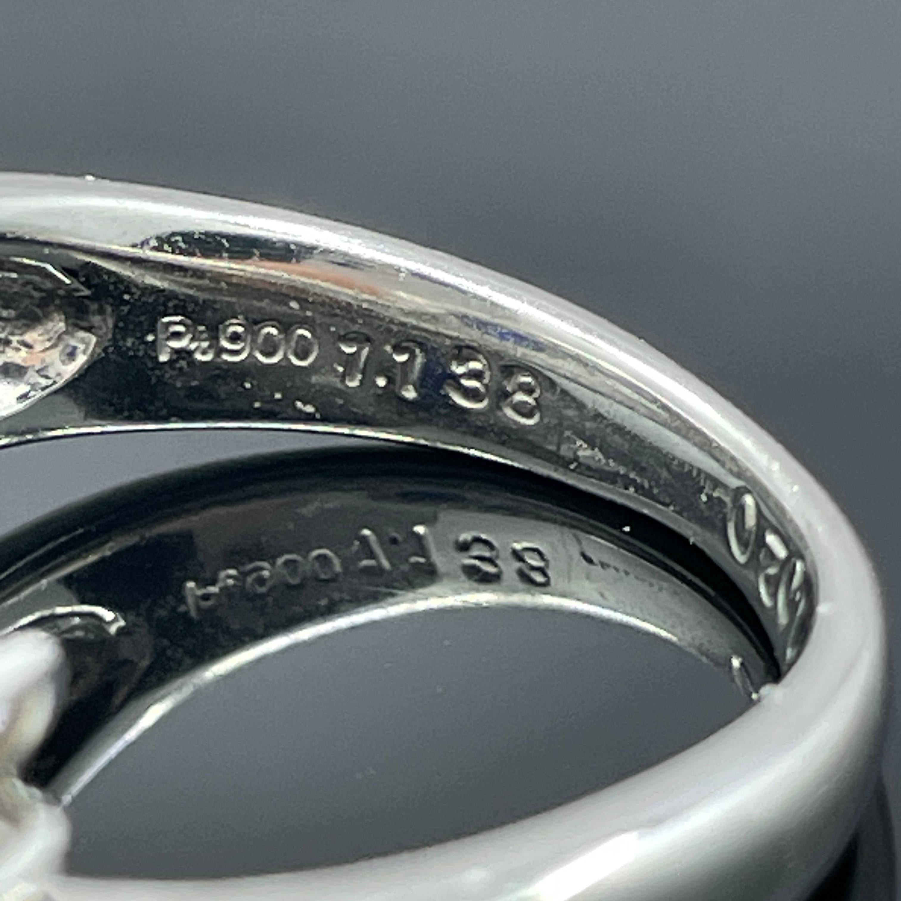 Bague en platine saphir bleu cabochon et diamant 2.15ctw en vente 2