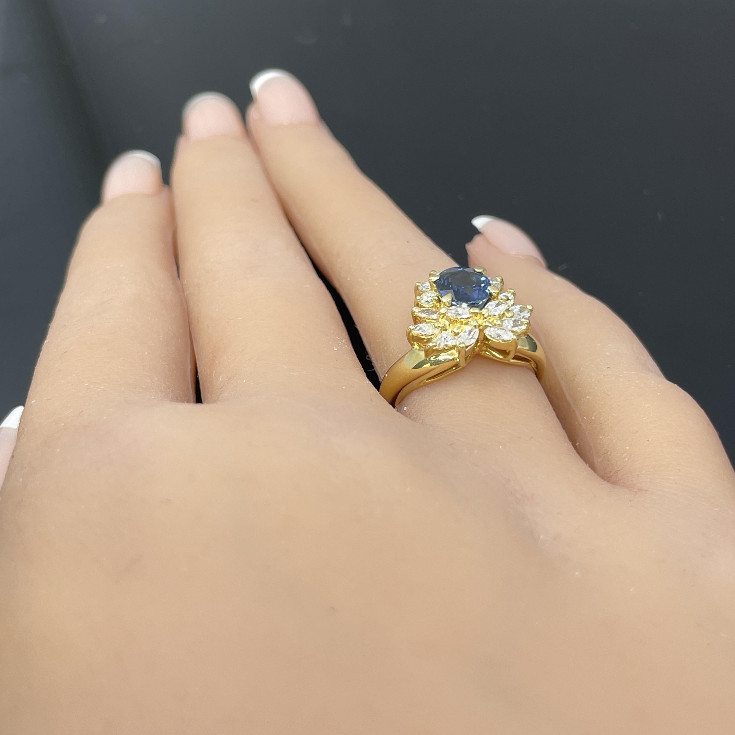 Anillo de cóctel de zafiro azul y diamantes en oro amarillo de 18k 2,23 ctw en venta 5