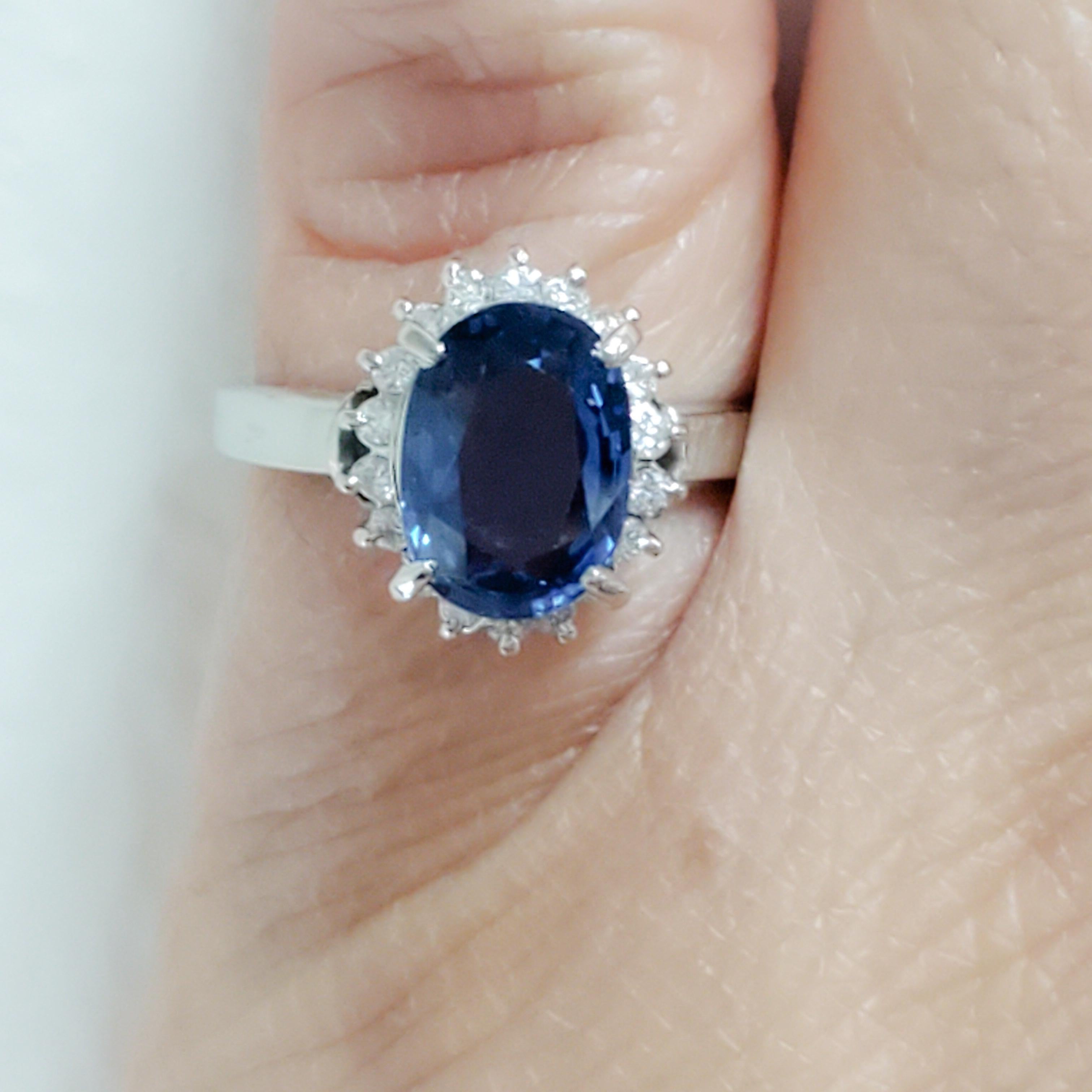 Estate Blue Sapphire Oval and White Diamond Cocktail Ring in Platinum In Excellent Condition In Los Angeles, CA