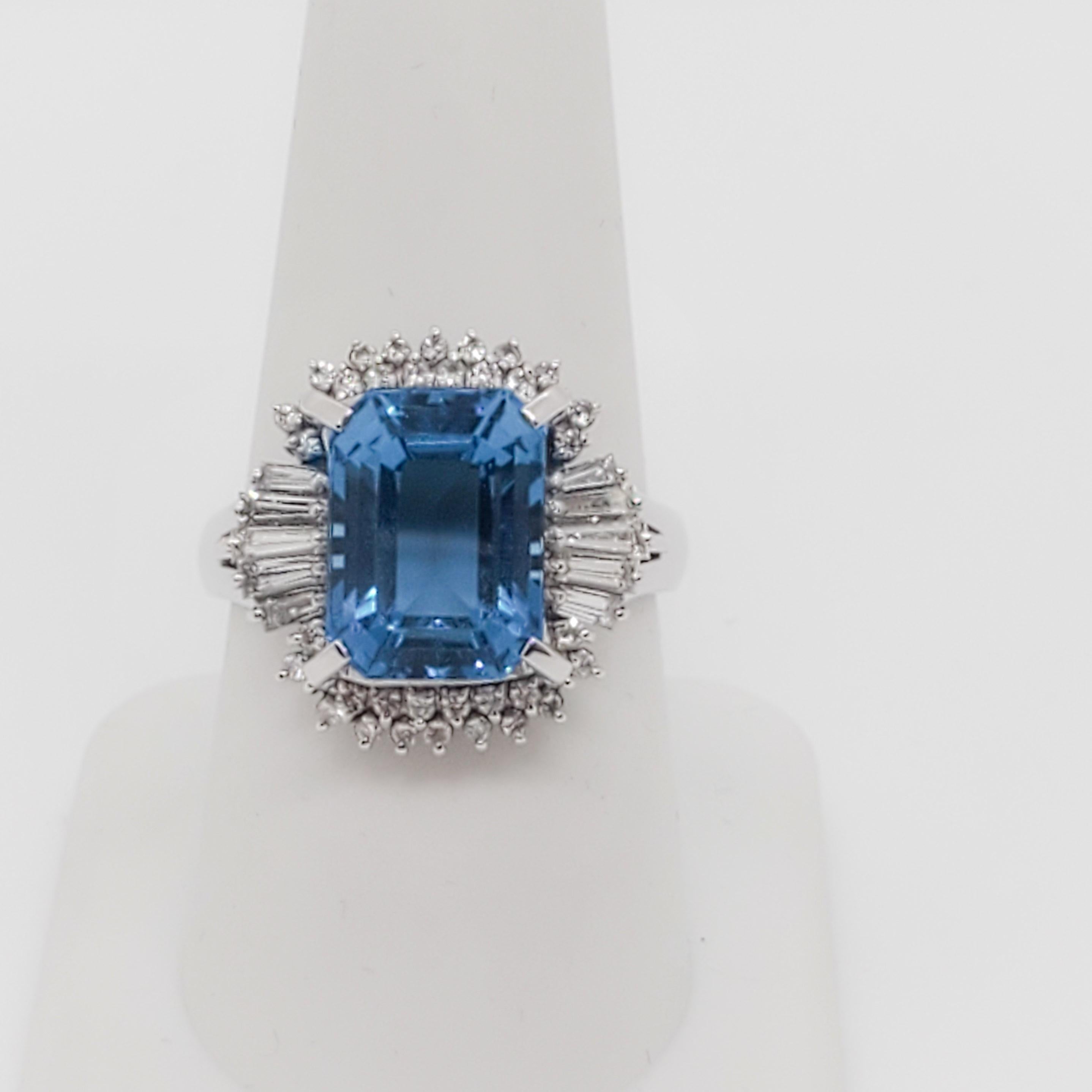 Estate Blue Topaz and White Diamond Cocktail Ring in Platinum In Excellent Condition In Los Angeles, CA