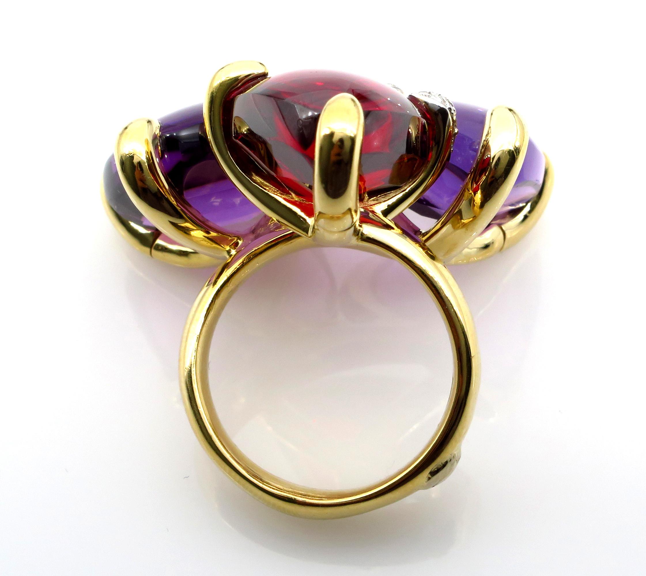 Women's Estate Bold Fashion Garnet Amethyst Diamond 18K Yellow Gold Ring For Sale