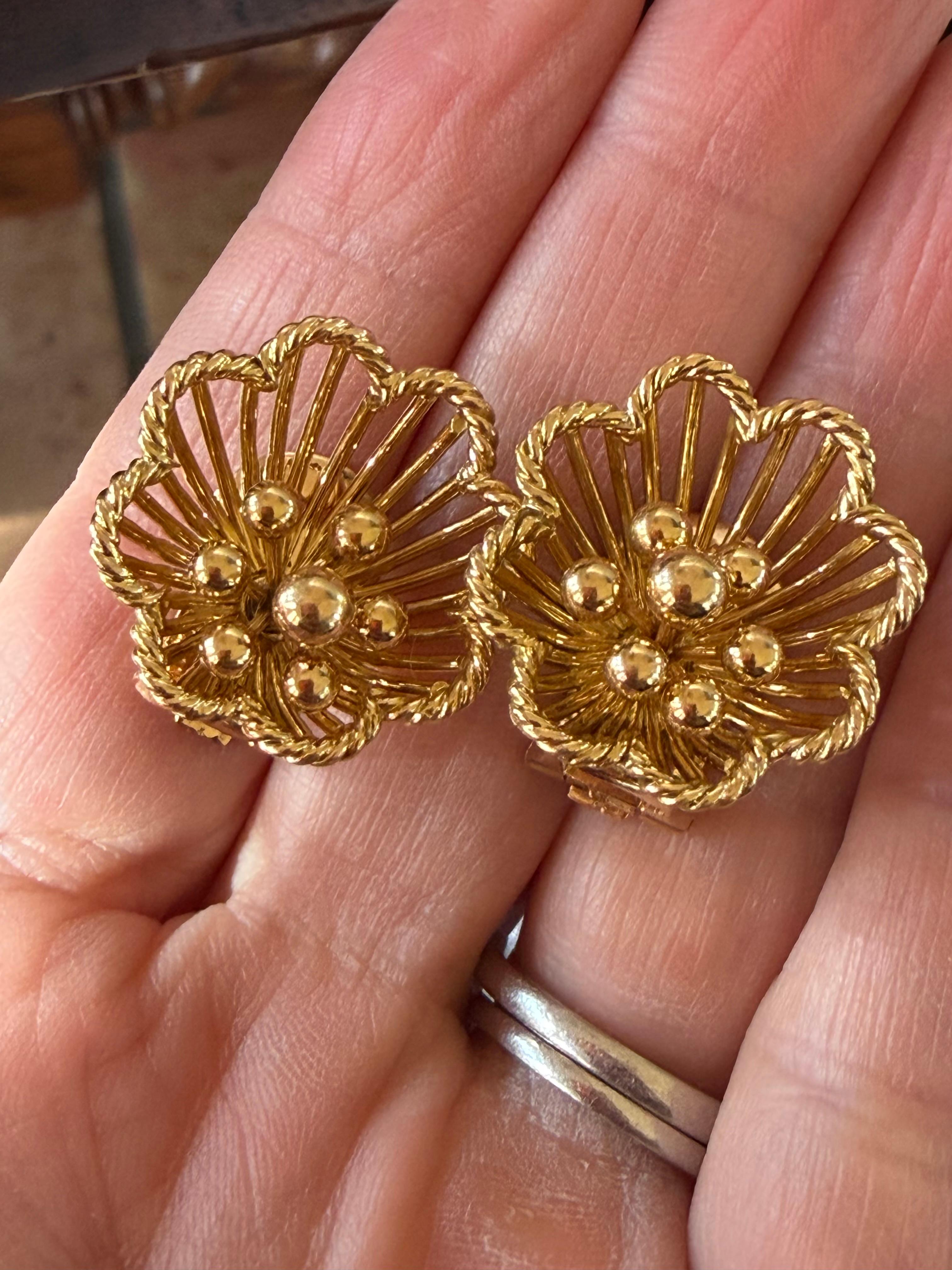 Orecchini a clip floreali in oro giallo 18 carati Boucheron Paris Estate in vendita 3