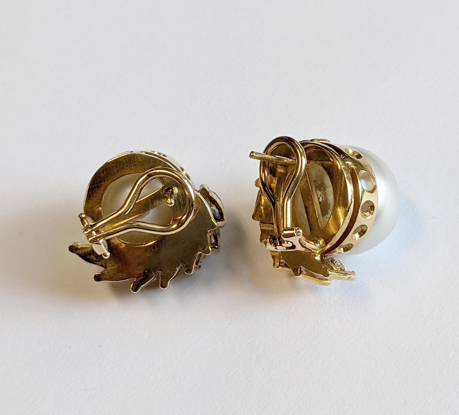 Nachlass-Ohrringe mit Knopfleiste und Marquise-Diamant aus 18 Karat Gelbgold (Marquiseschliff) im Angebot