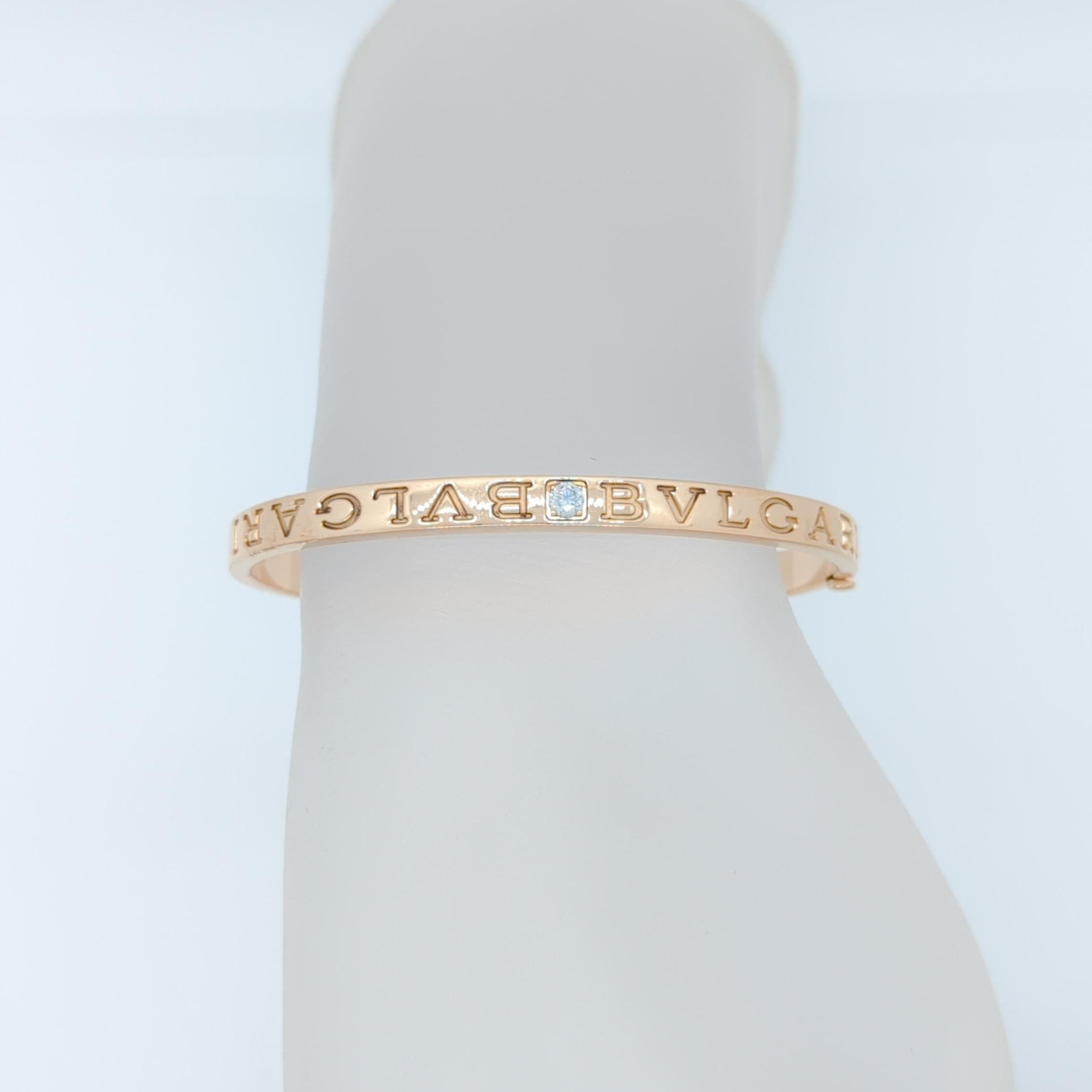 Taille ronde Bvlgari Bracelet jonc de succession en or rose 18 carats avec diamants ronds en vente