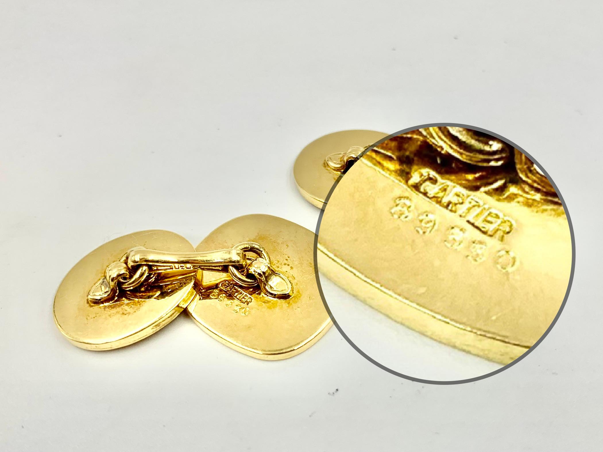 Cartier Boutons de manchette en or 18 carats avec intaille en forme de taureau ailé et armorié, ancienne propriété en vente 3