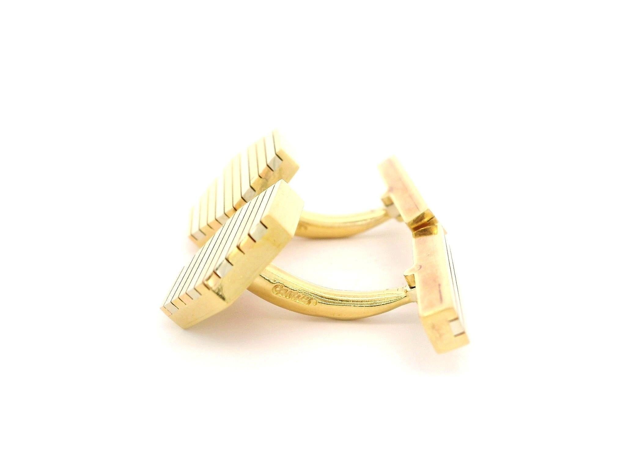 Cartier Boutons de manchette tourbillonnants hexagonaux en or tricolore 18 carats en vente 7