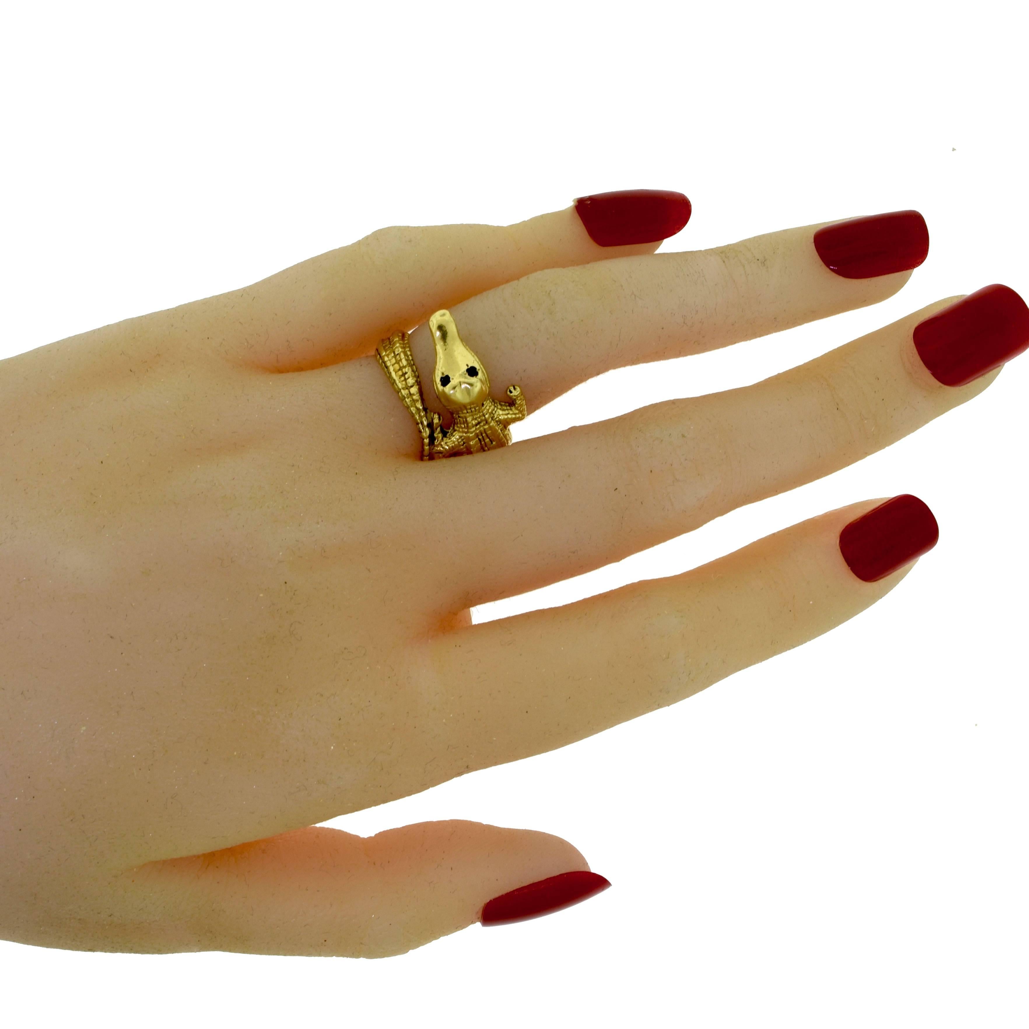 Women's or Men's Estate Cartier Alligator 18 Karat Yellow Gold Finger Ring with Sapphire Eyes For Sale