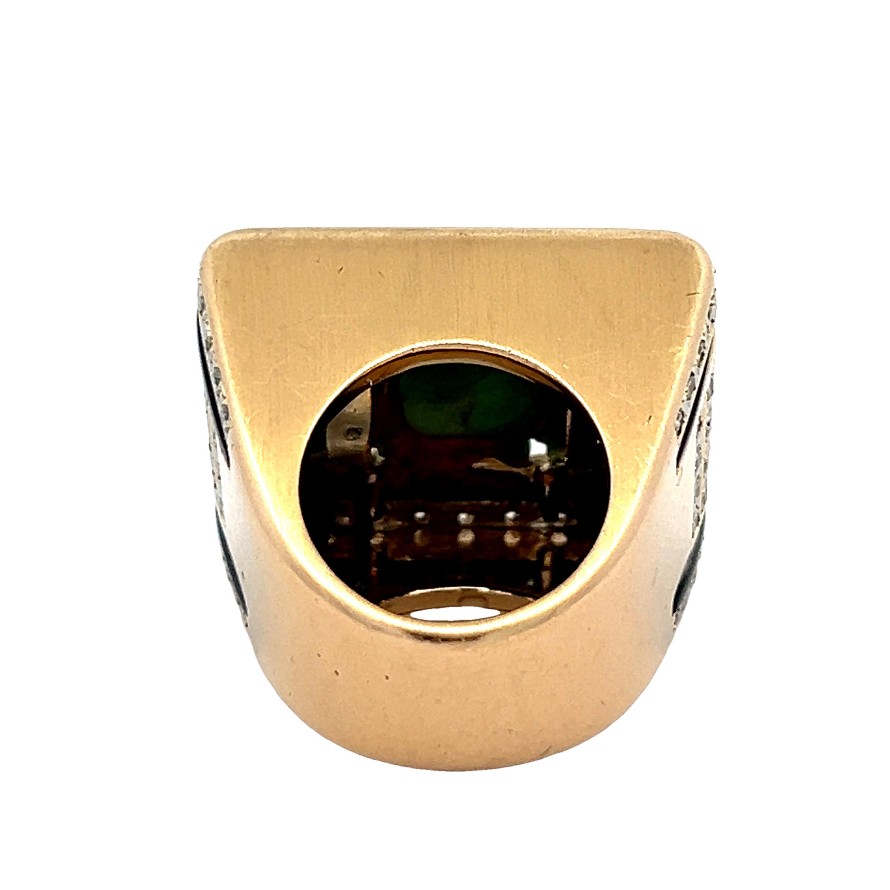 Anello da cocktail in giada intagliata, diamante e onice di proprietà  Oro giallo 14K, anni '80 circa In condizioni ottime in vendita a Miami, FL