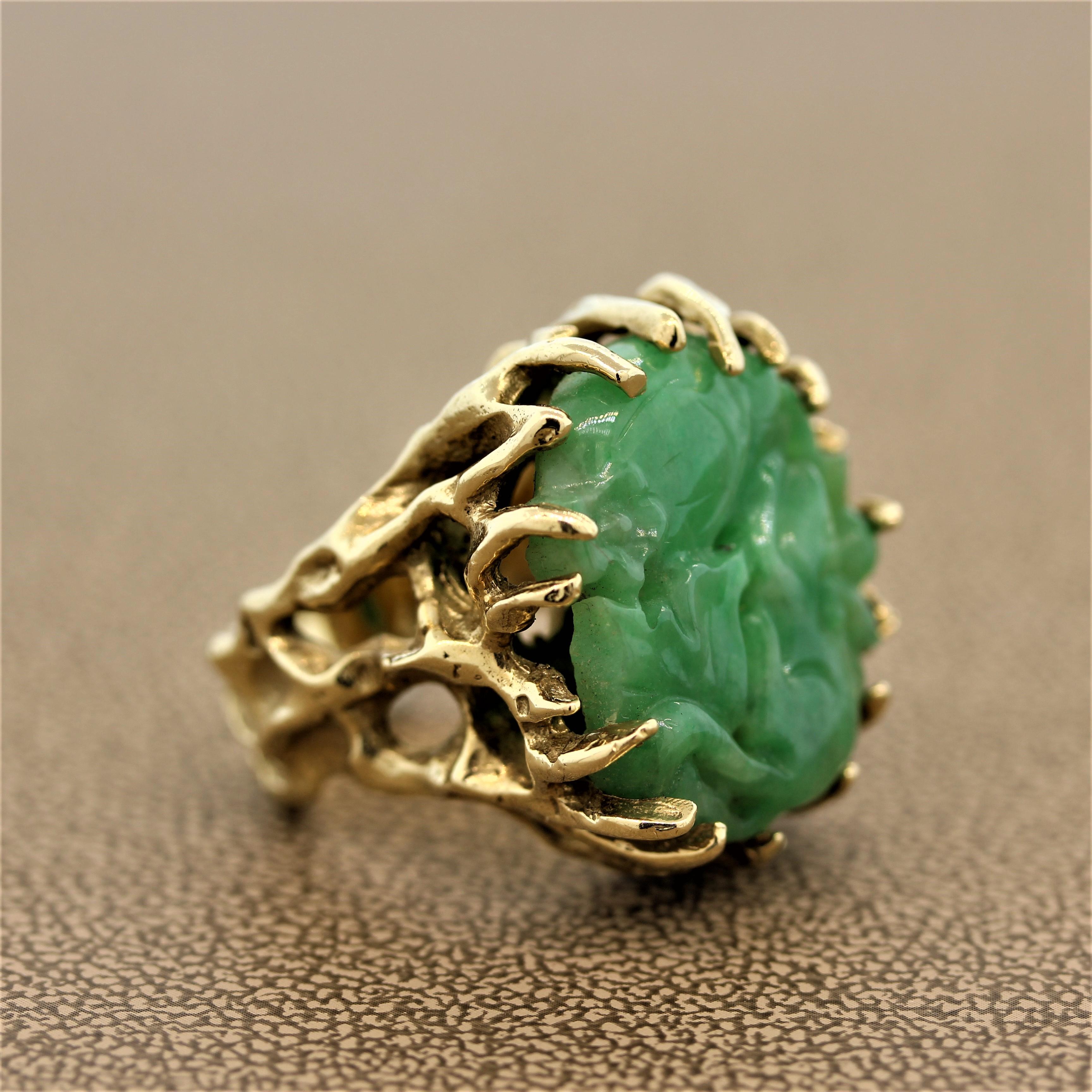 Carved Jade Gold Cocktail Ring In Excellent Condition In Beverly Hills, CA