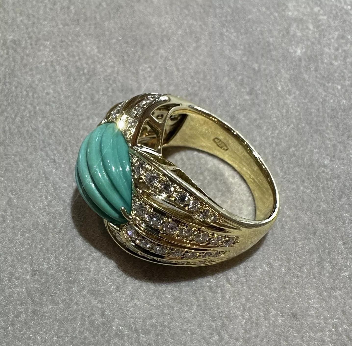 Estate Carved Turquoise & Diamond Cocktail Ring in 18k Yellow Gold im Angebot 1